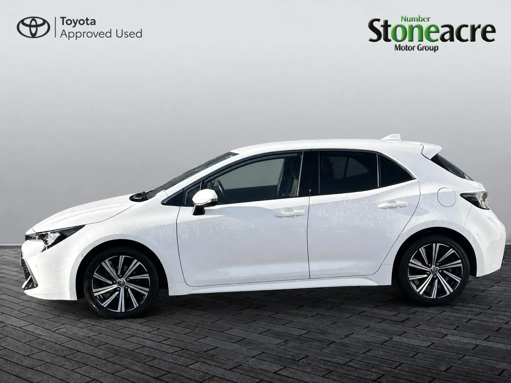 Toyota Corolla Hybrid Image 6 Toyota Corolla Hybrid Image 6
