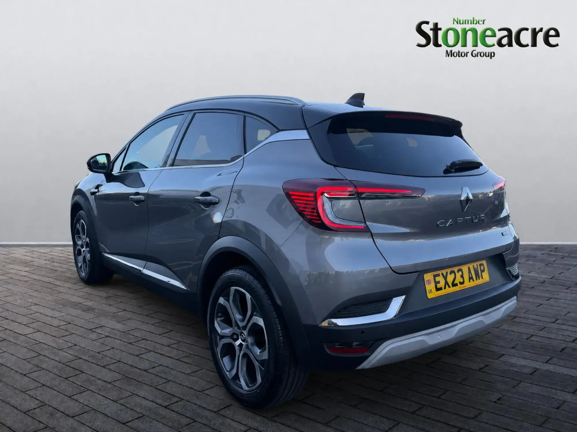 Renault Captur E-Tech Image 4 Renault Captur E-Tech Image 4