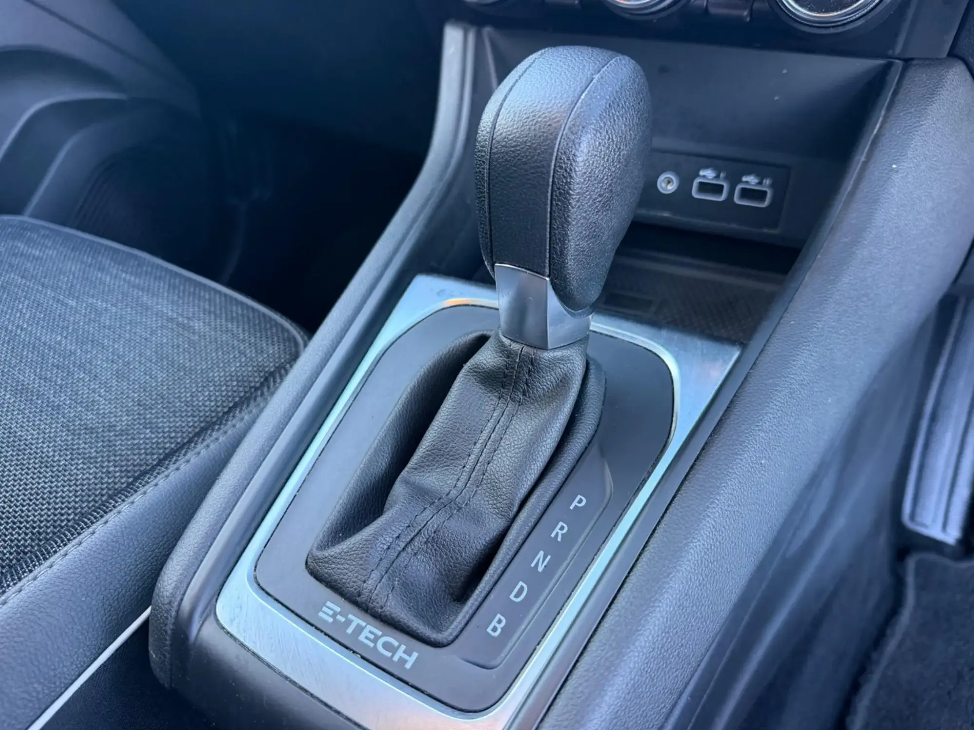 Renault Captur E-Tech Image 9 Renault Captur E-Tech Image 9