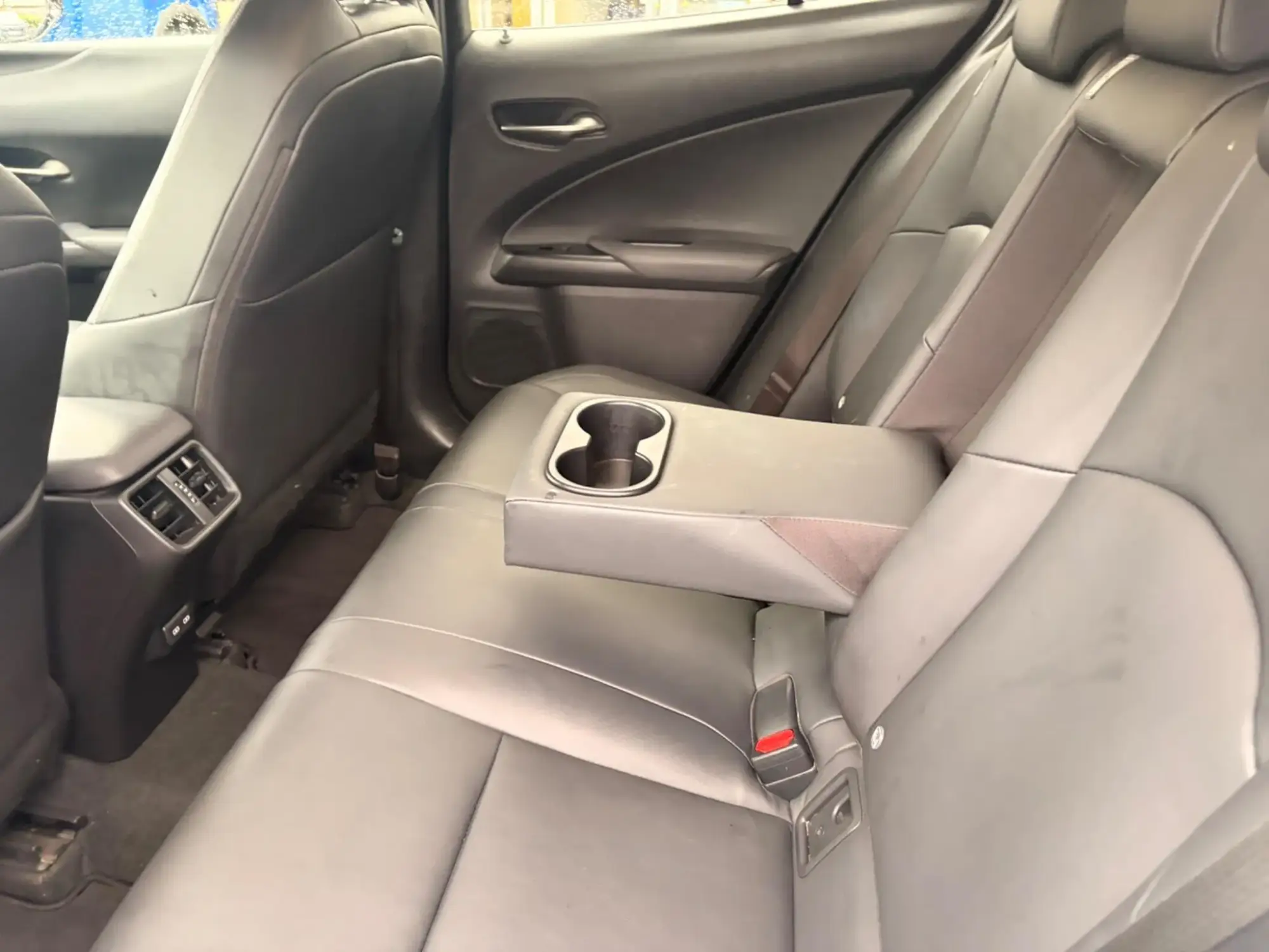 Lexus UX Self-Charging Hybrid Image 16 Lexus UX Self-Charging Hybrid Image 16