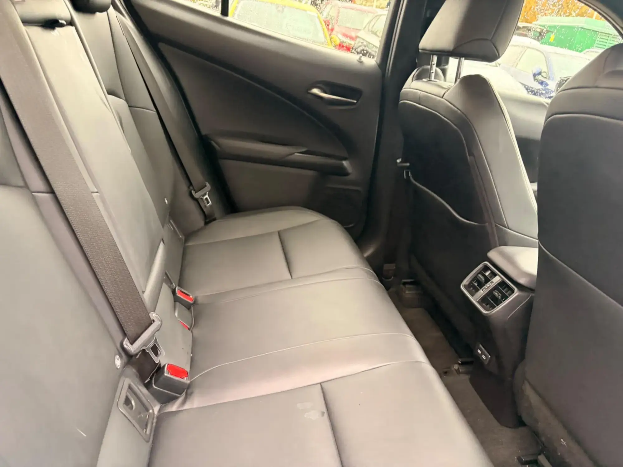 Lexus UX Self-Charging Hybrid Image 17 Lexus UX Self-Charging Hybrid Image 17