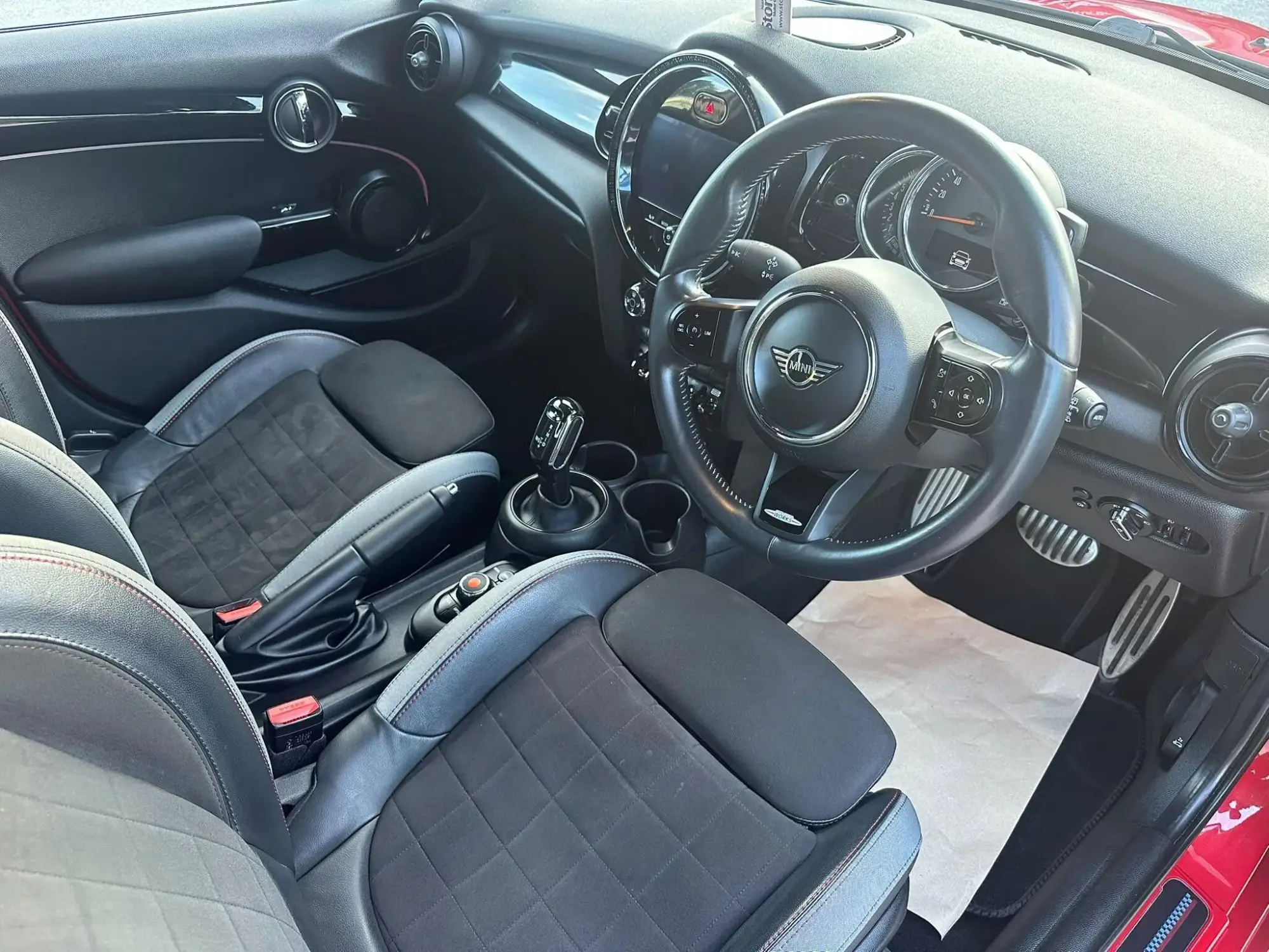 MINI Hatch Image 13 MINI Hatch Image 13