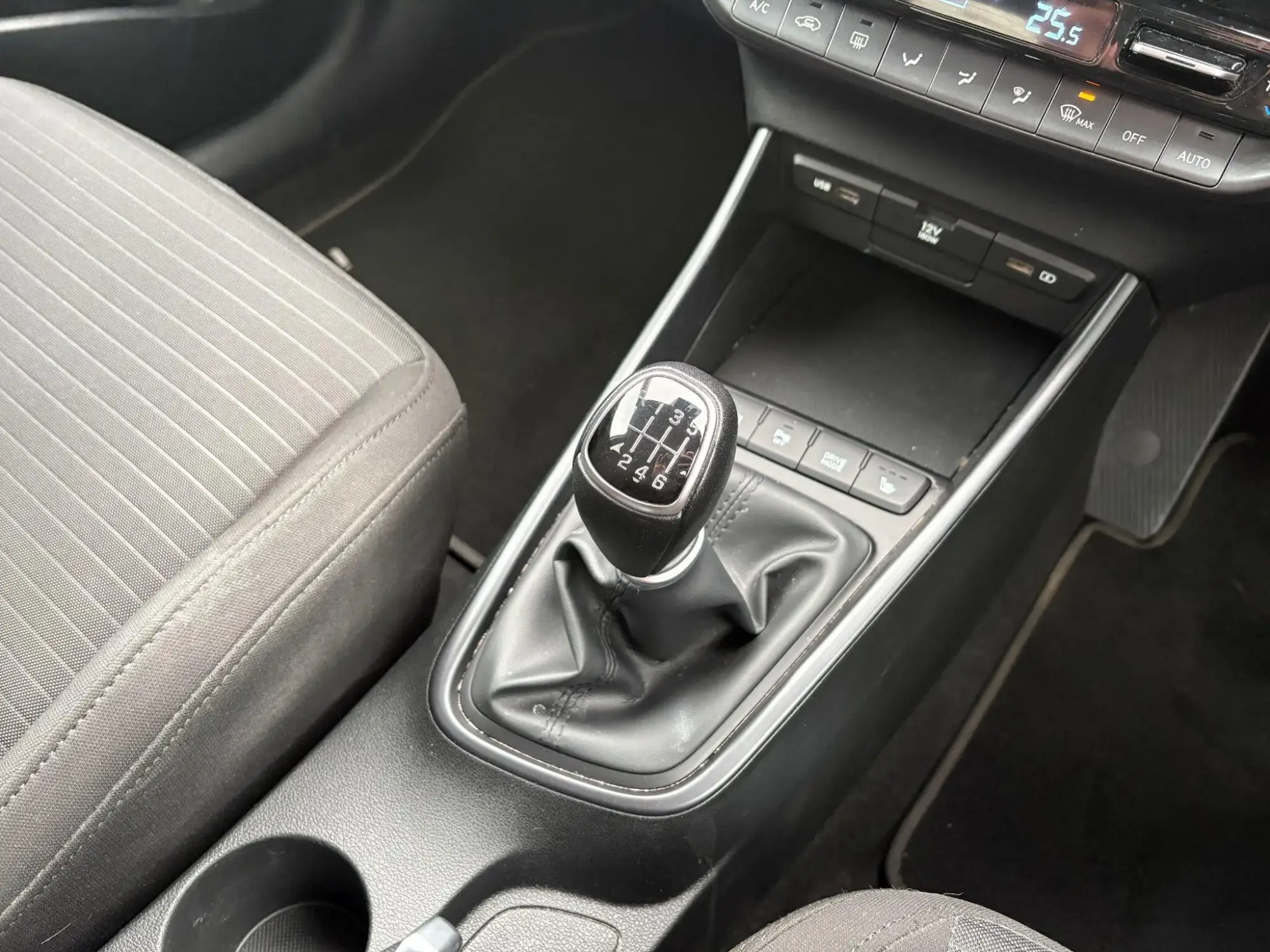 Hyundai i20 Image 9 Hyundai i20 Image 9