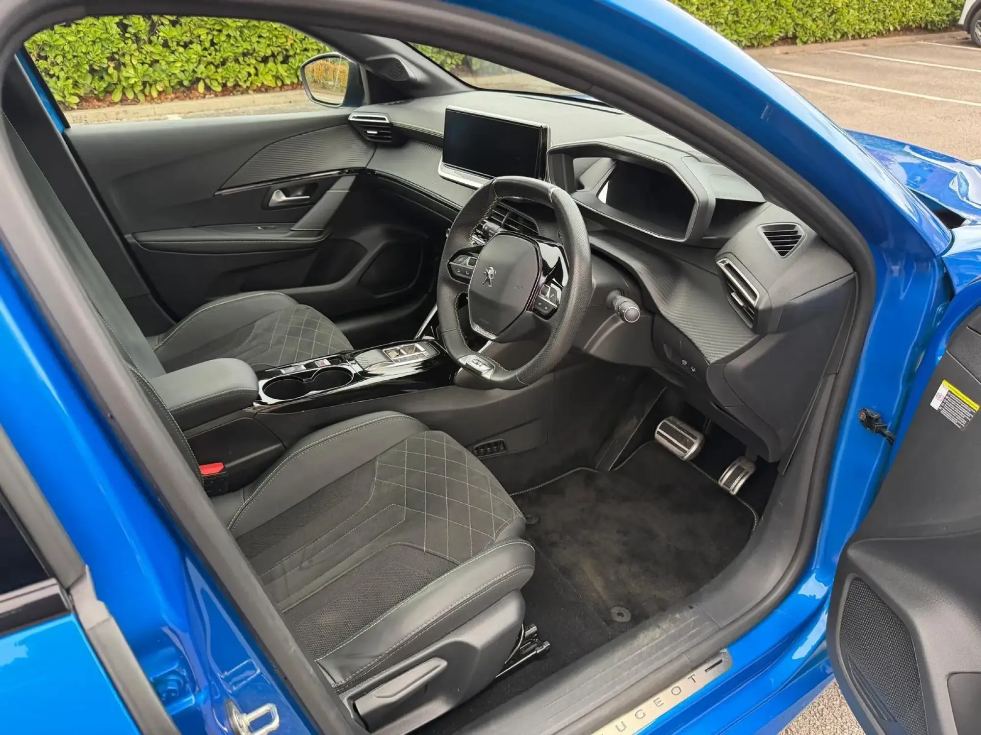 Peugeot E-208 Image 9