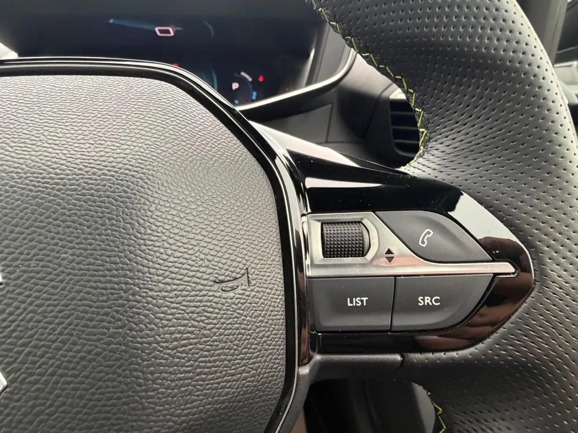 Peugeot E-208 Image 15