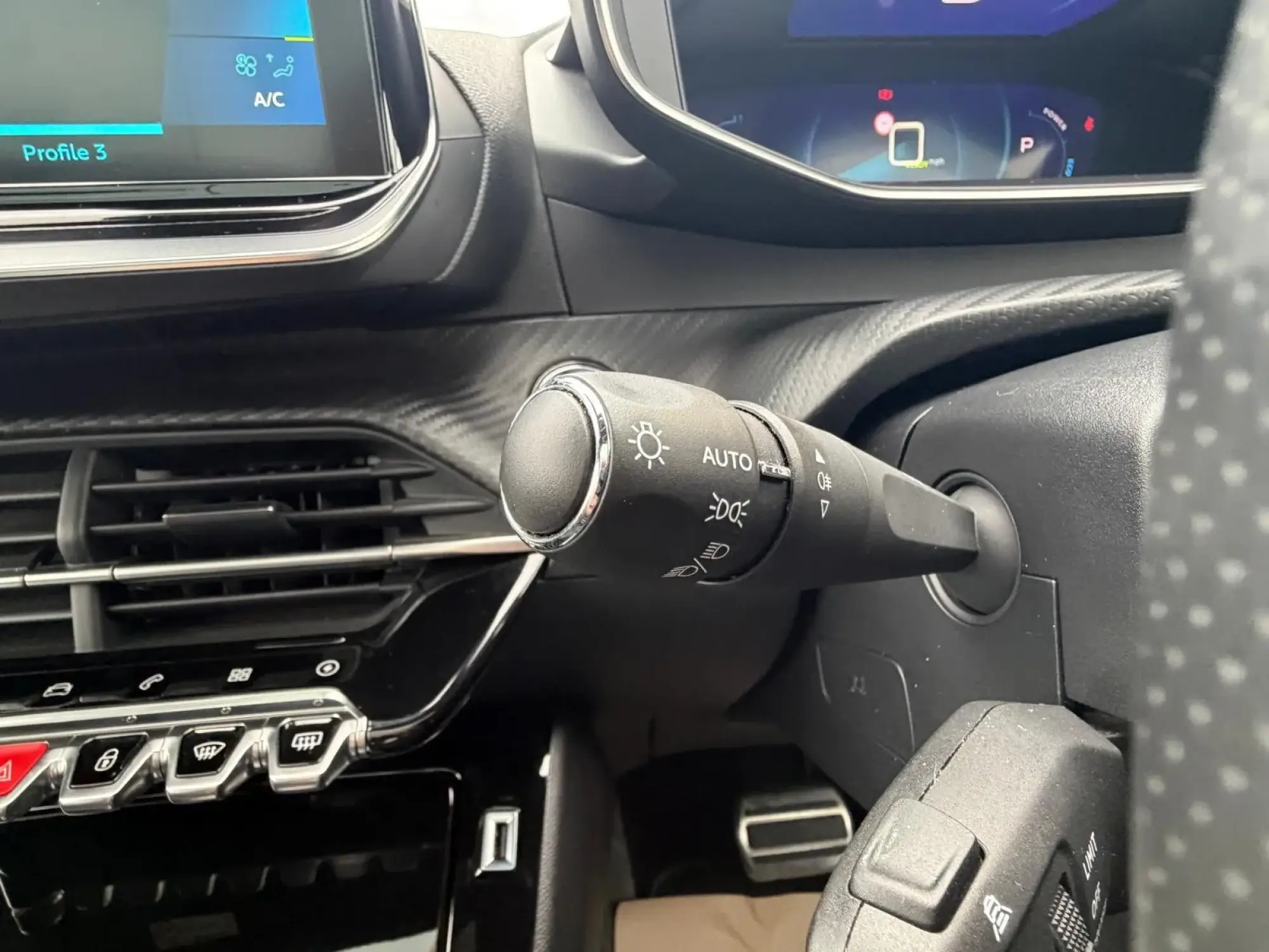 Peugeot E-208 Image 17