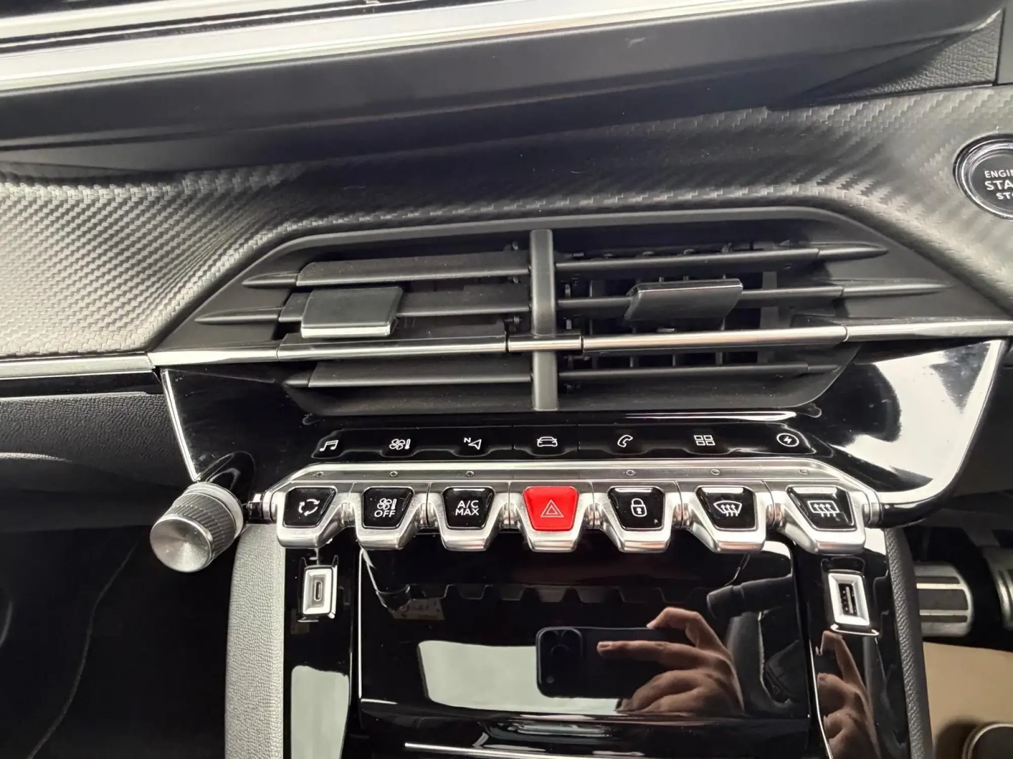 Peugeot E-208 Image 20