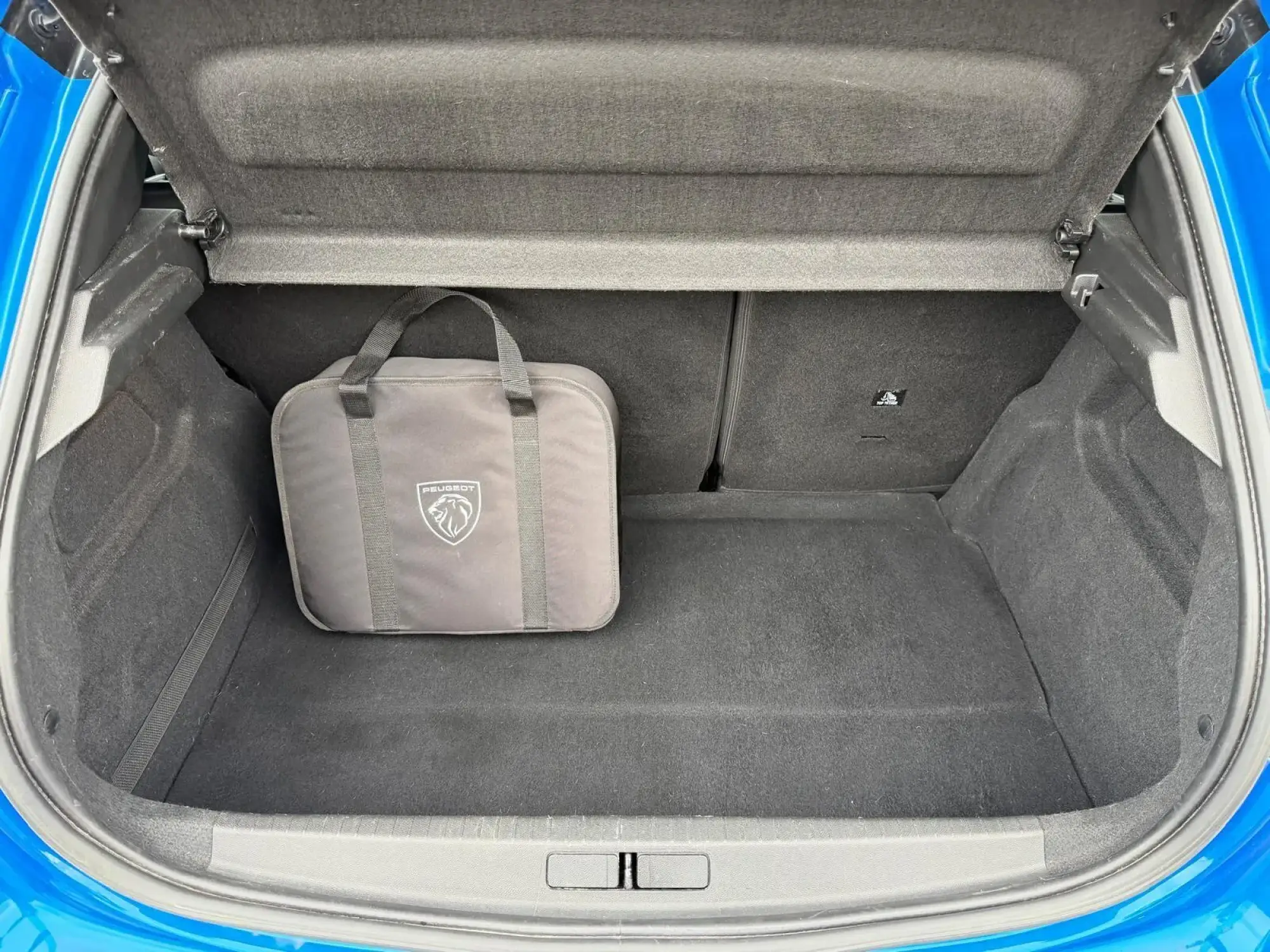 Peugeot E-208 Image 32