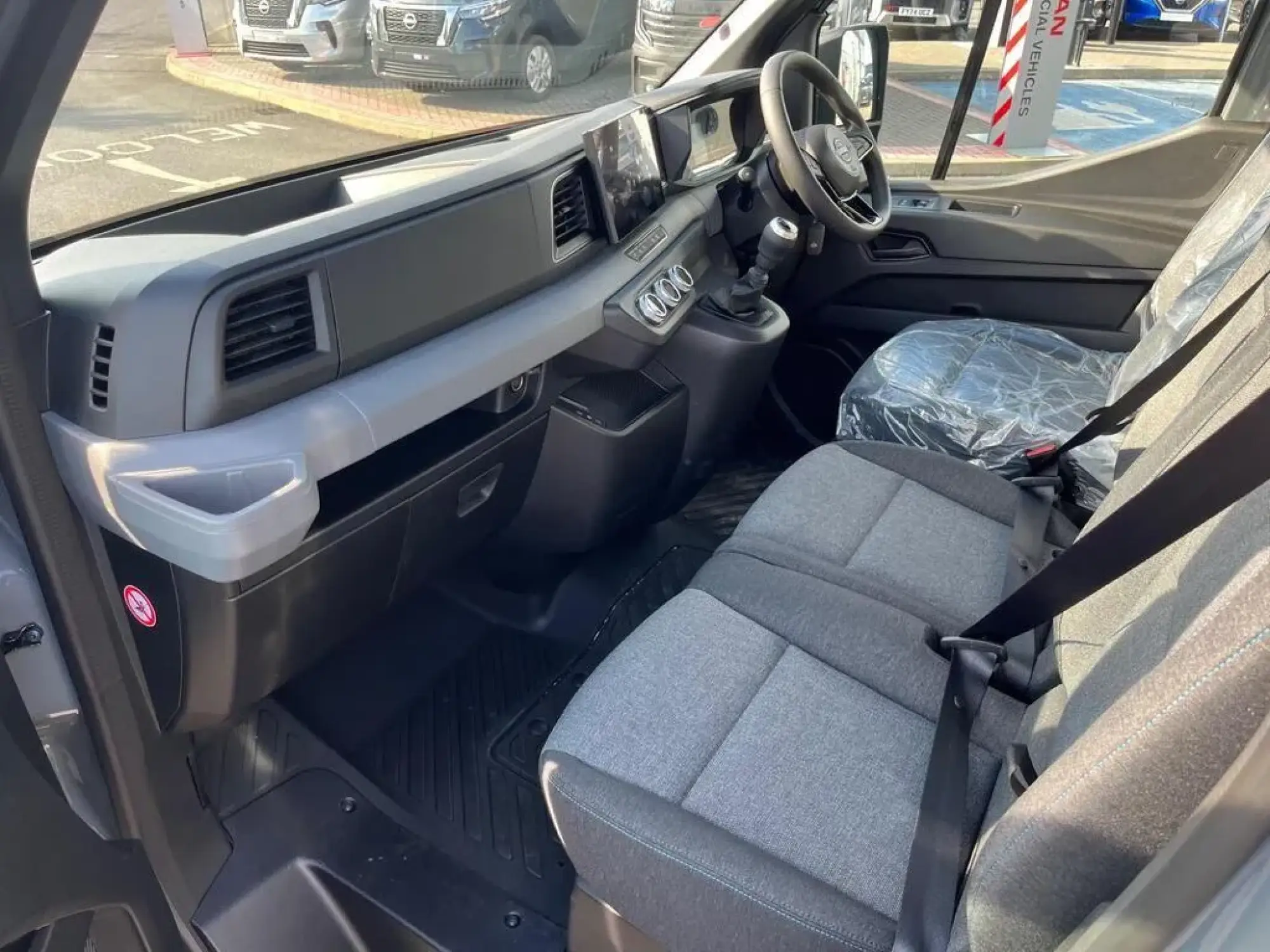 Nissan Interstar Image 12 Nissan Interstar Image 12