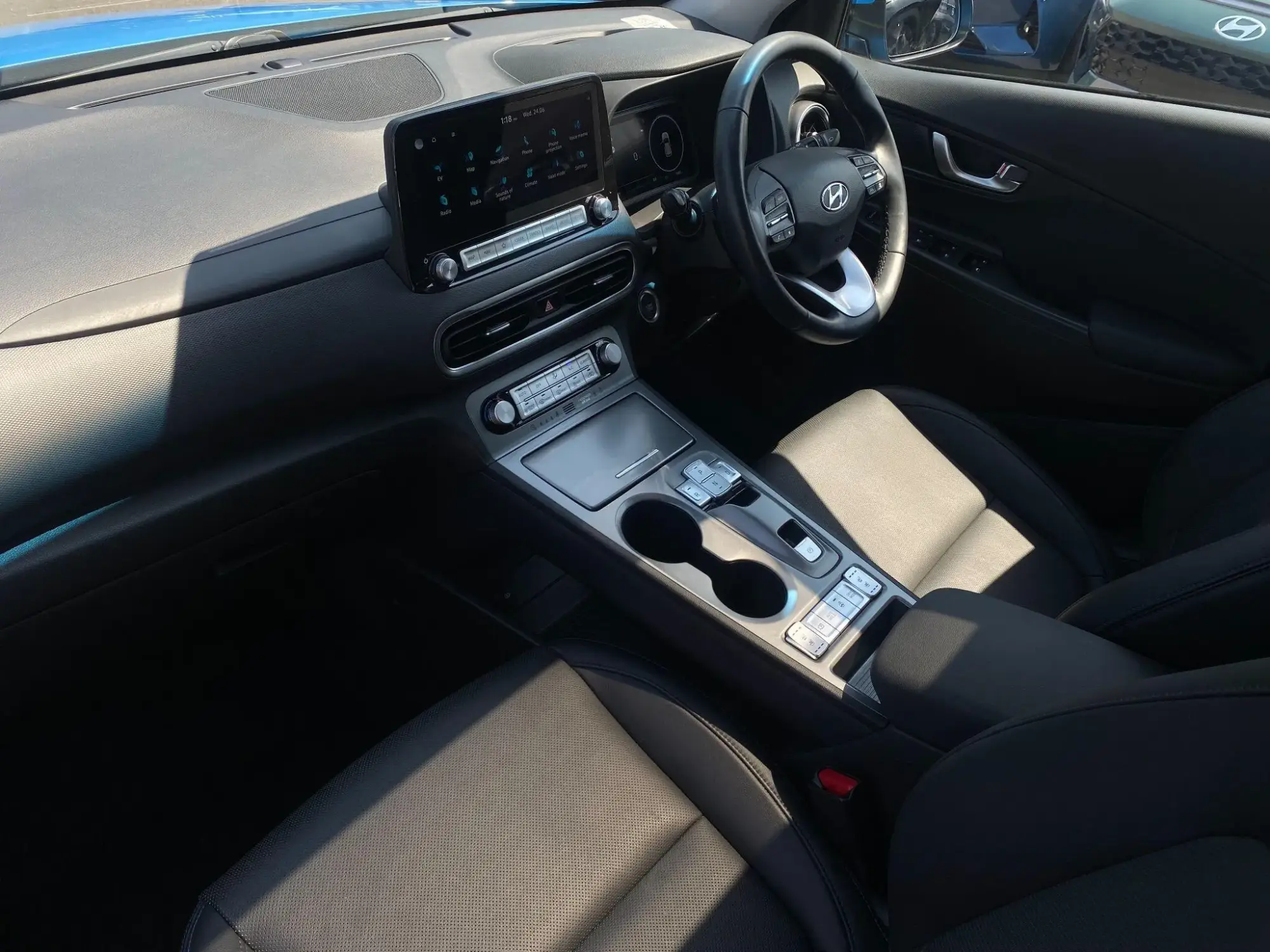 Hyundai KONA Electric Image 13