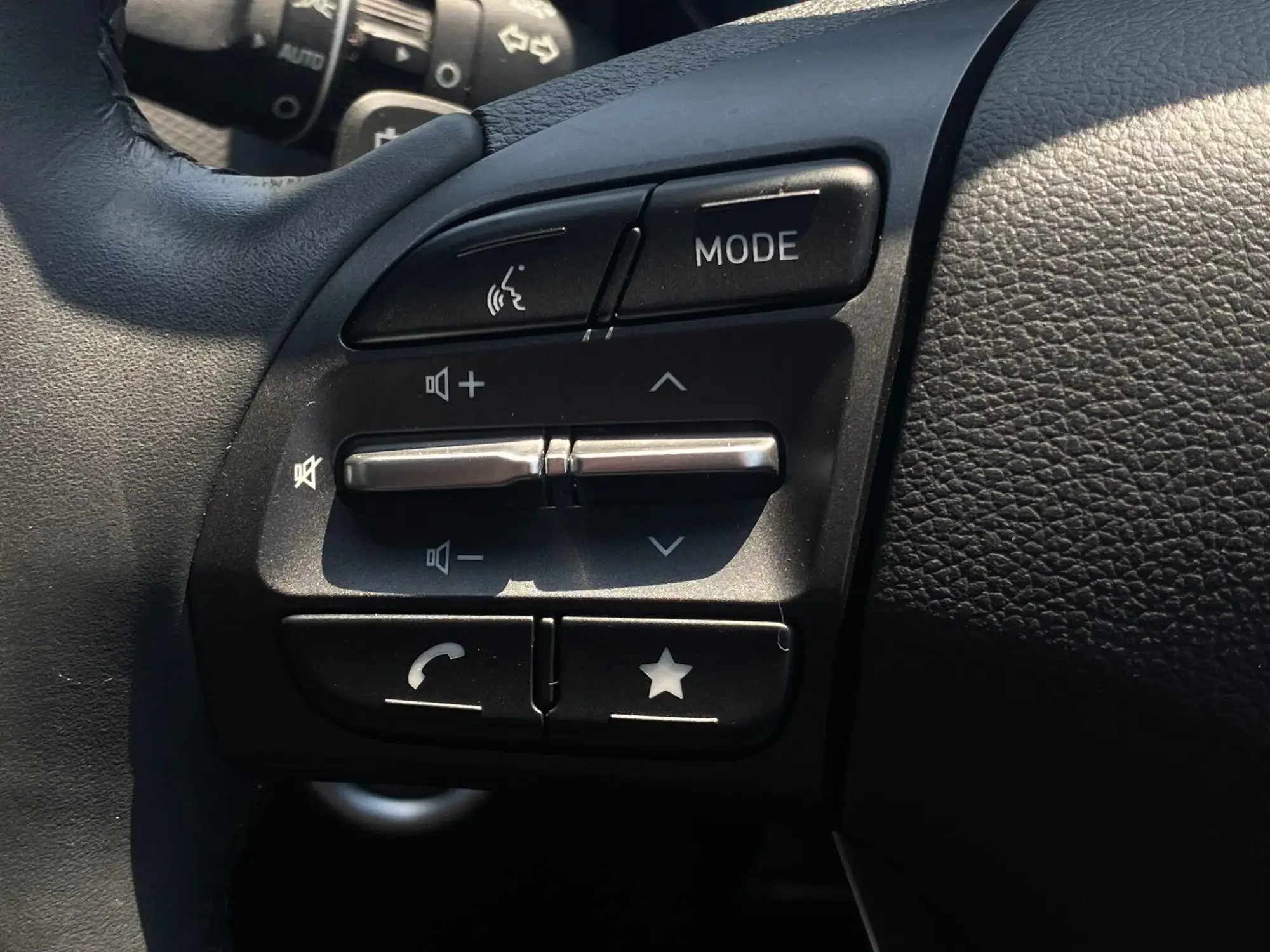 Hyundai KONA Electric Image 16
