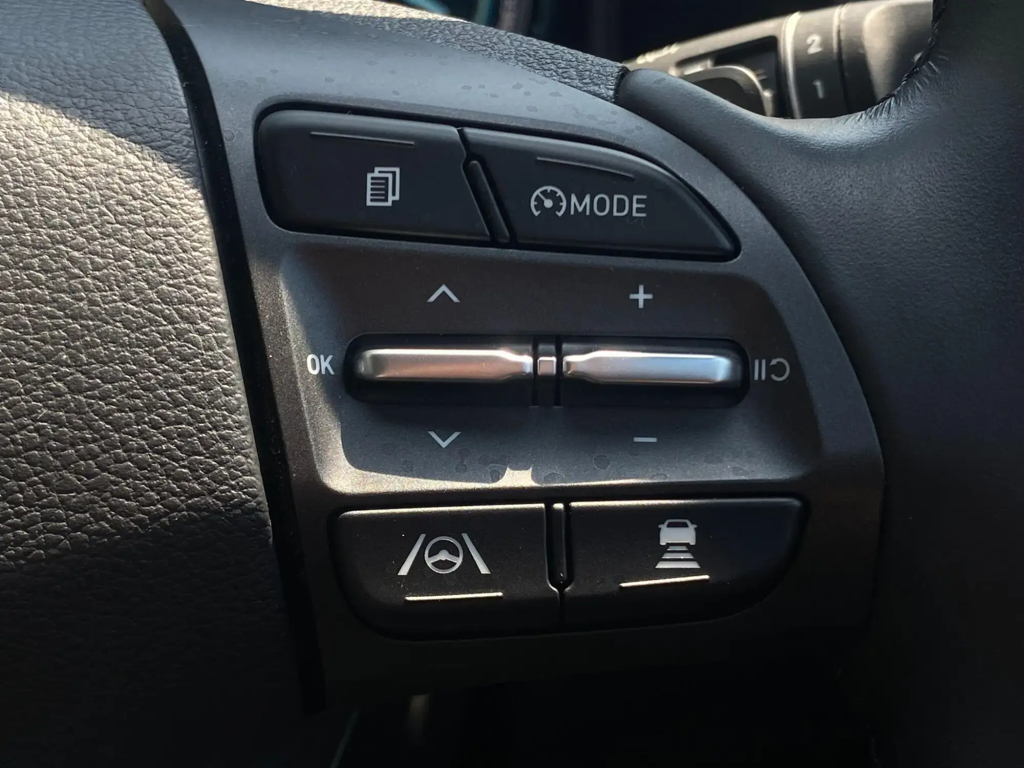 Hyundai KONA Electric Image 17
