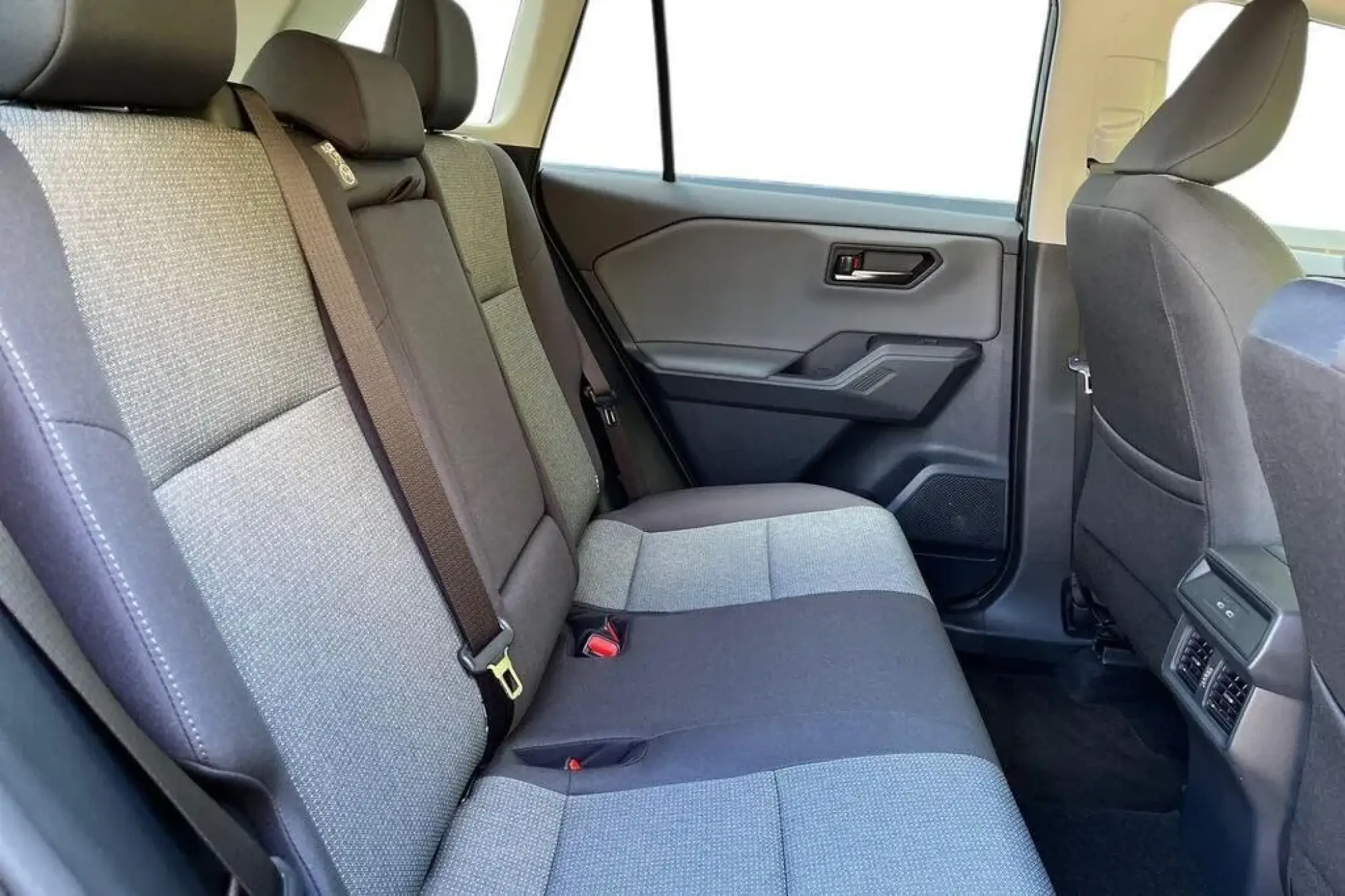 Toyota RAV4 Image 11