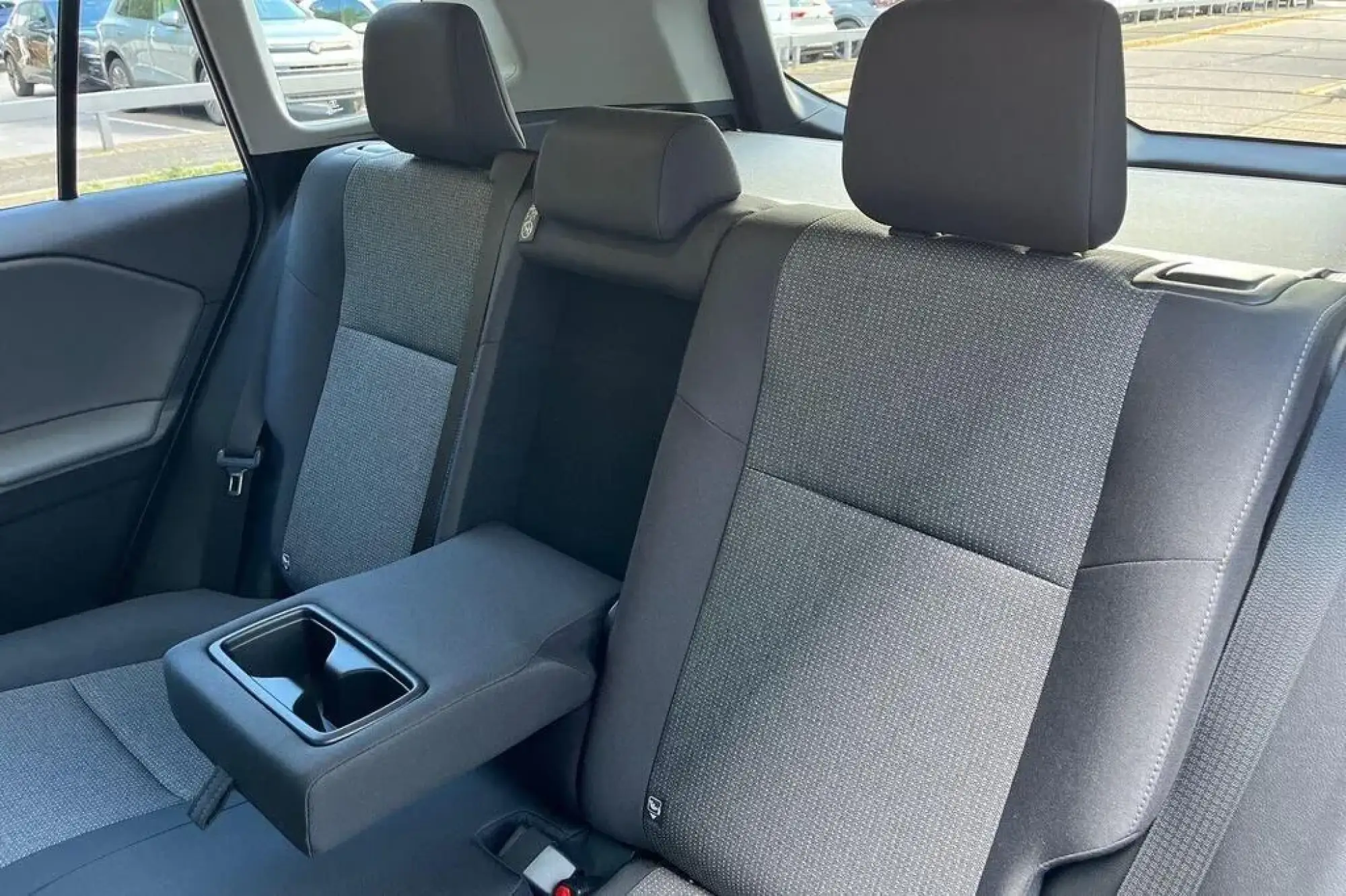 Toyota RAV4 Image 14