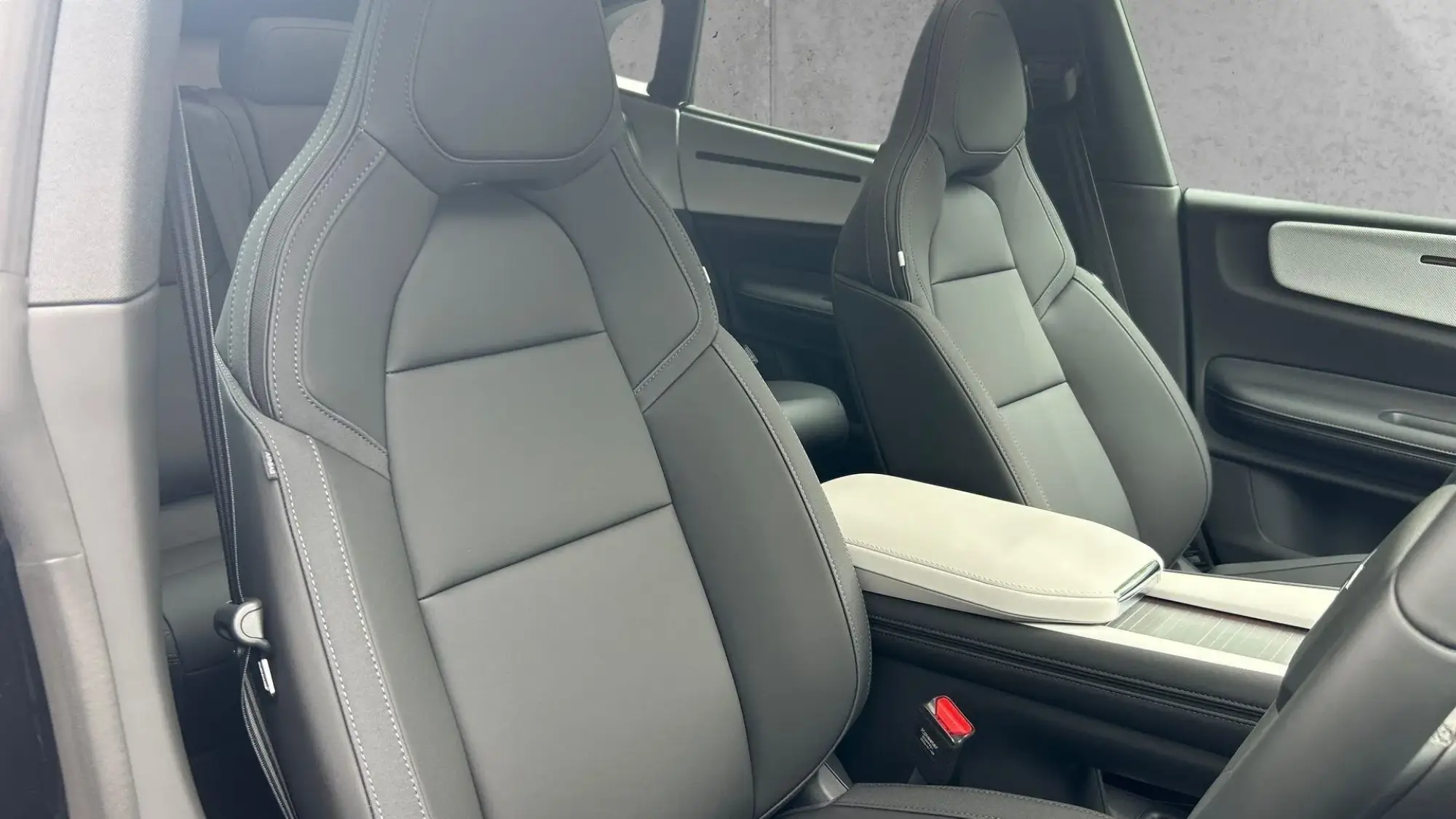Polestar 4 SUV Image 19 Polestar 4 SUV Image 19