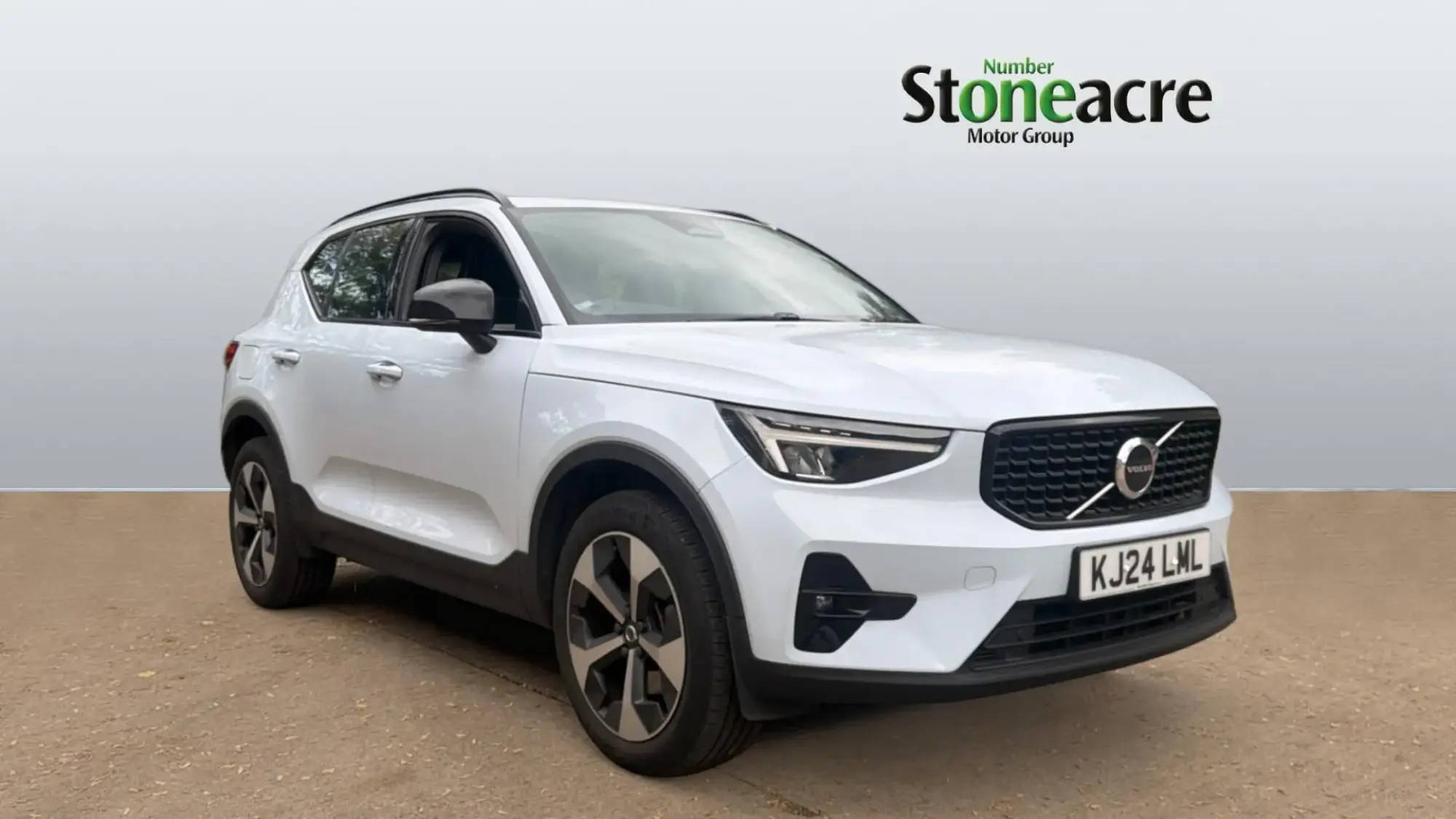 Volvo XC40 2.0 B3P Plus Dark 5dr Auto KJ24LML Image 1