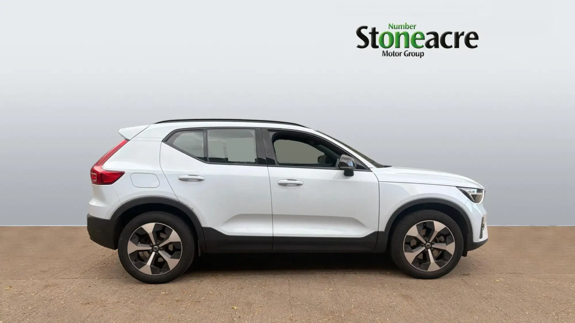 Volvo XC40 2.0 B3P Plus Dark 5dr Auto KJ24LML Image 3