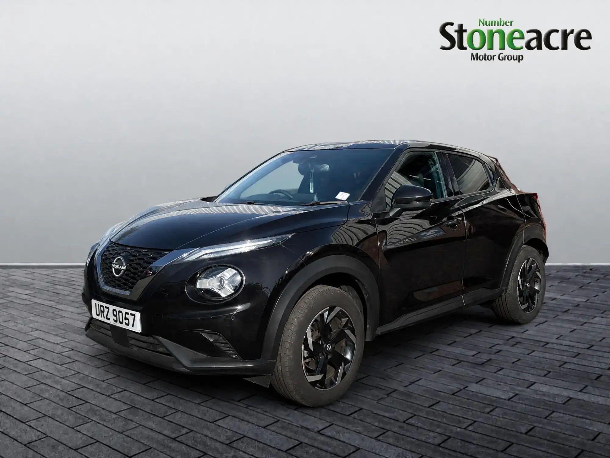Nissan Juke 1.0 DiG-T N-Connecta 5dr URZ9057 Image 3 Nissan Juke 1.0 DiG-T N-Connecta 5dr URZ9057 Image 3