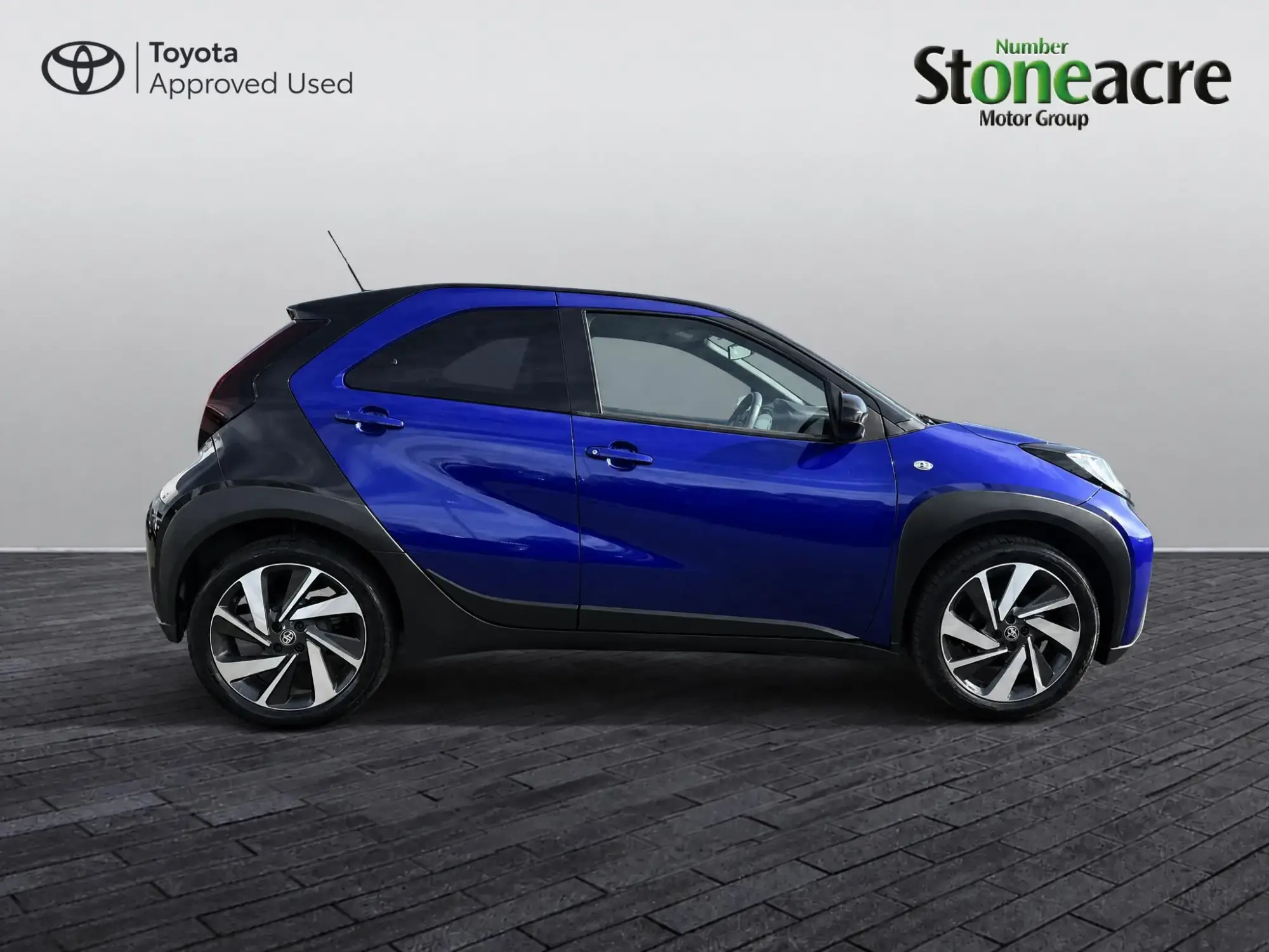 Toyota Aygo X 1.0 VVT-i Edge x-shift Euro 6 (s/s) 5dr YX73VRR Image 2 Toyota Aygo X 1.0 VVT-i Edge x-shift Euro 6 (s/s) 5dr YX73VRR Image 2