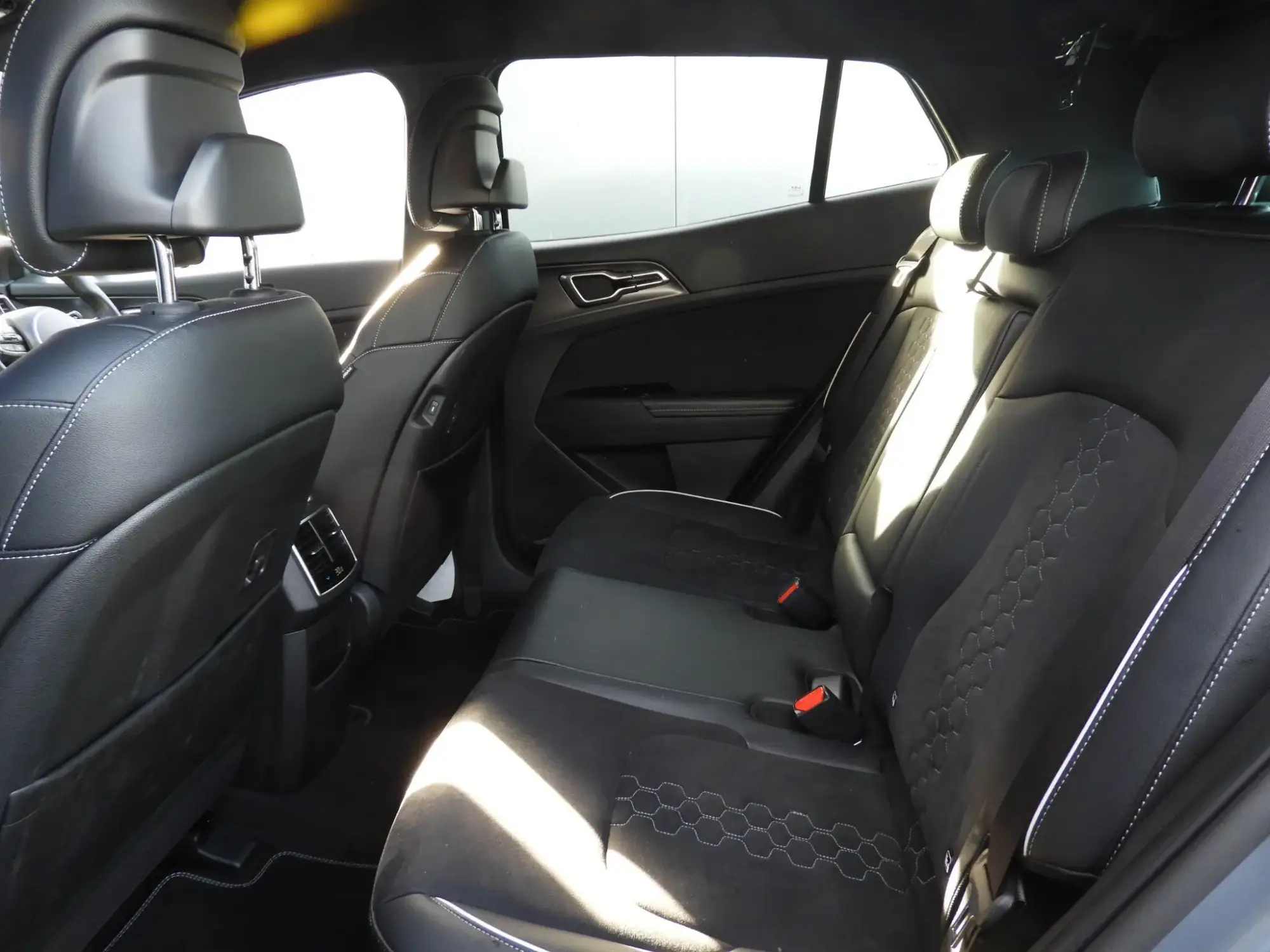 Kia Sportage Plug-In Hybrid Image 16 Kia Sportage Plug-In Hybrid Image 16