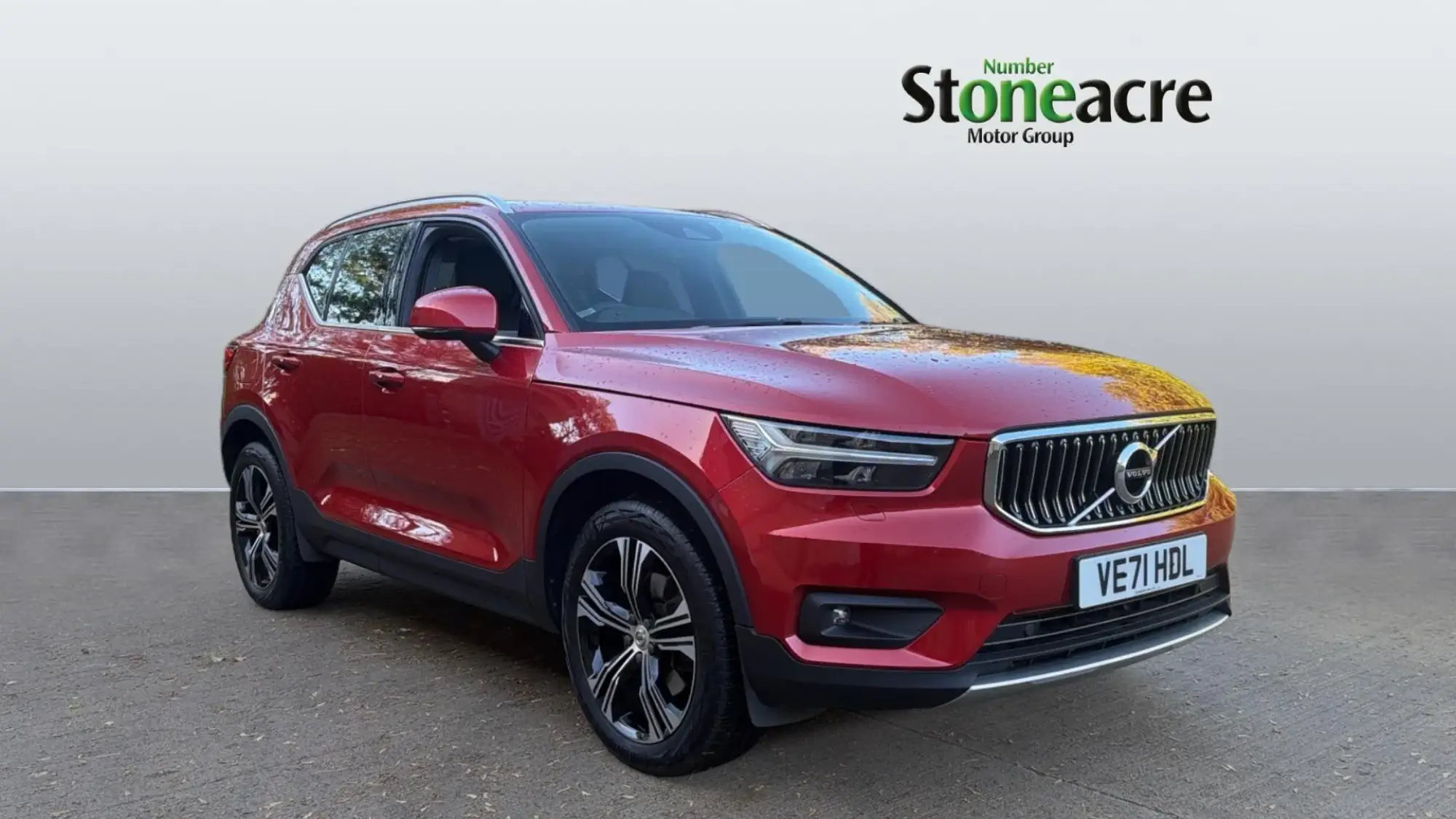 Volvo XC40 2.0 B4 MHEV Inscription Pro DCT Auto Euro 6 (s/s) 5dr VE71HDL Image 1