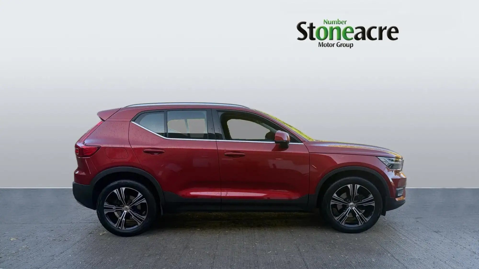 Volvo XC40 2.0 B4 MHEV Inscription Pro DCT Auto Euro 6 (s/s) 5dr VE71HDL Image 3