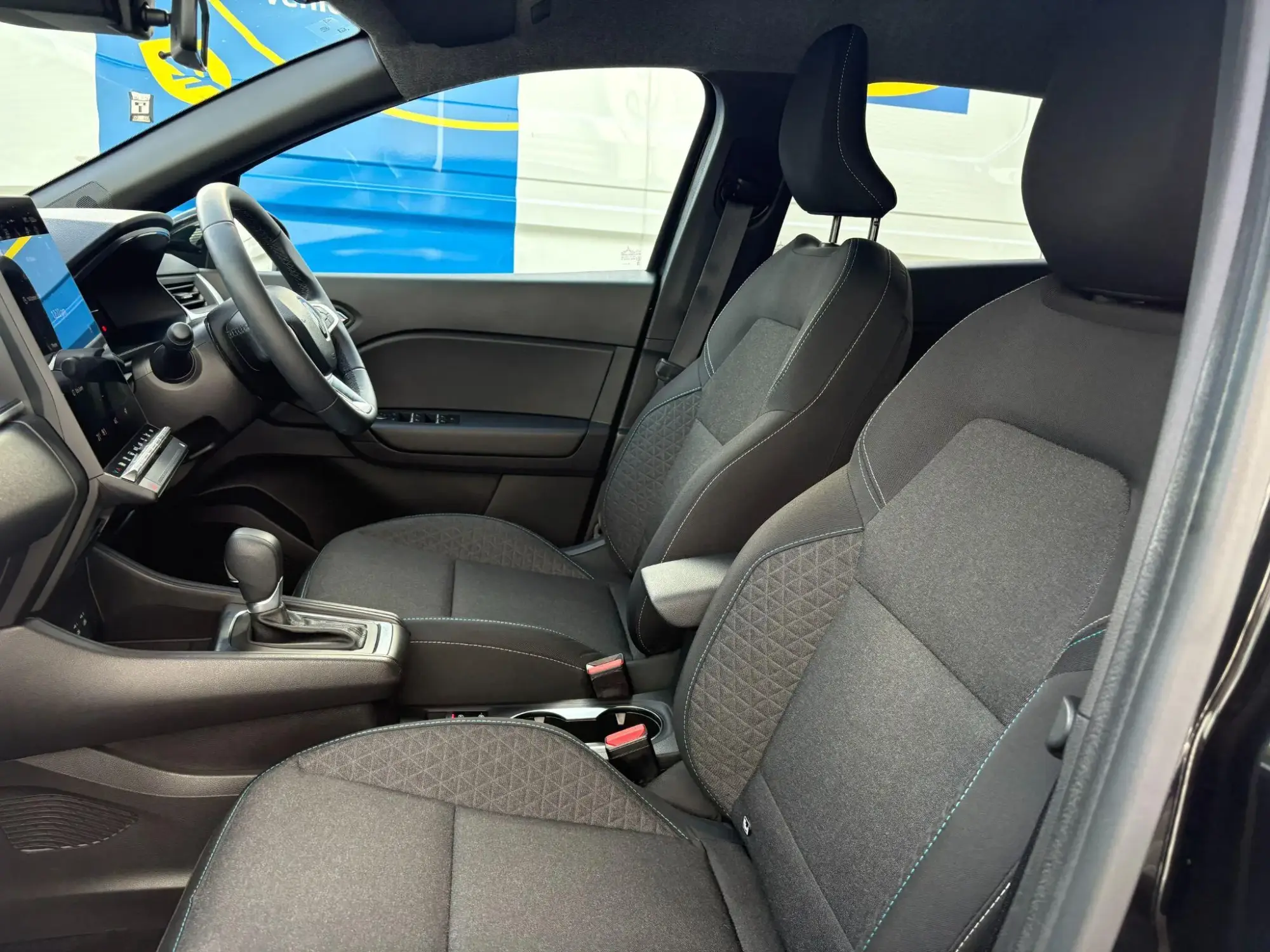 Renault Captur E-Tech Image 14 Renault Captur E-Tech Image 14