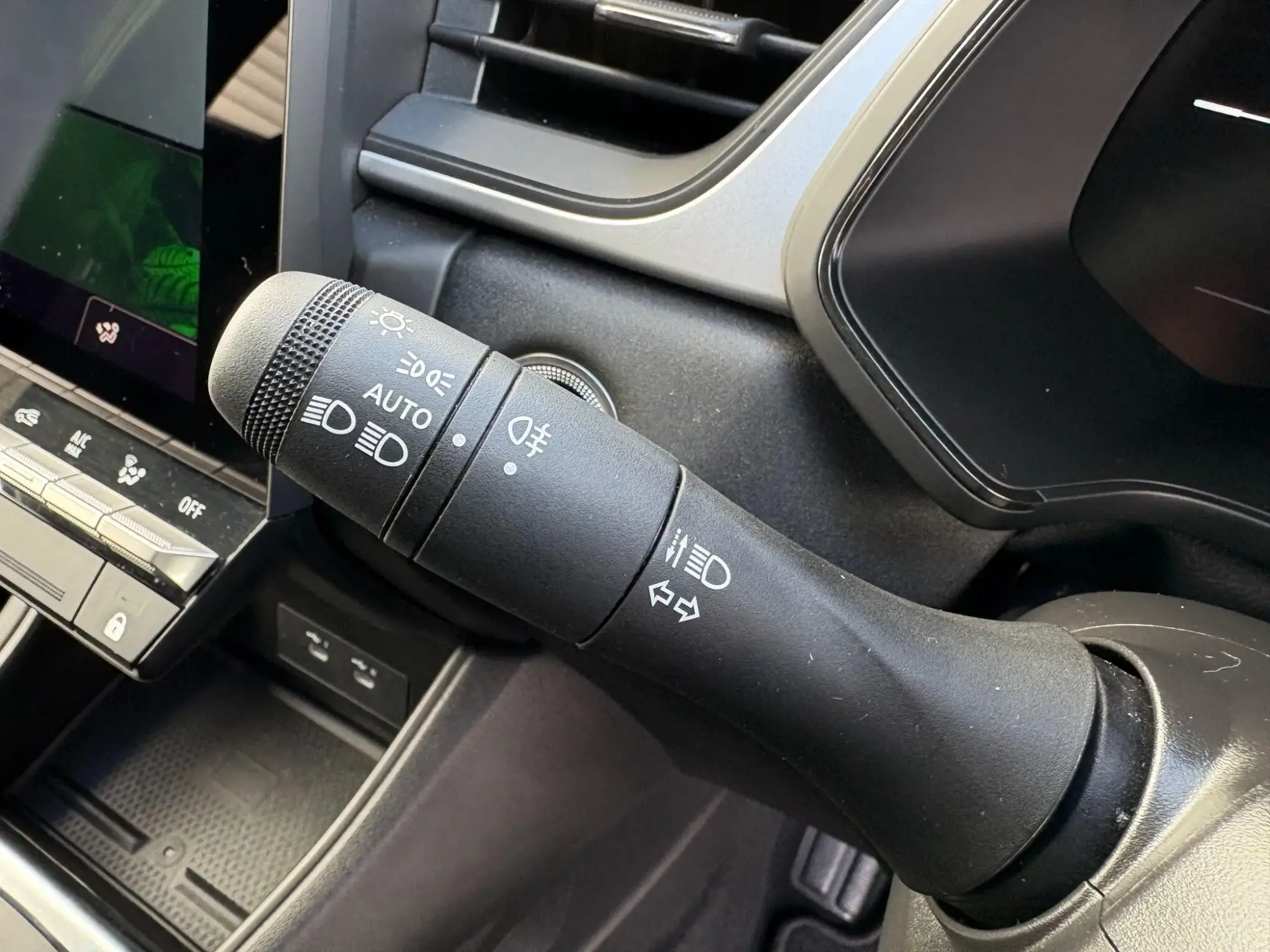 Renault Captur E-Tech Image 25 Renault Captur E-Tech Image 25