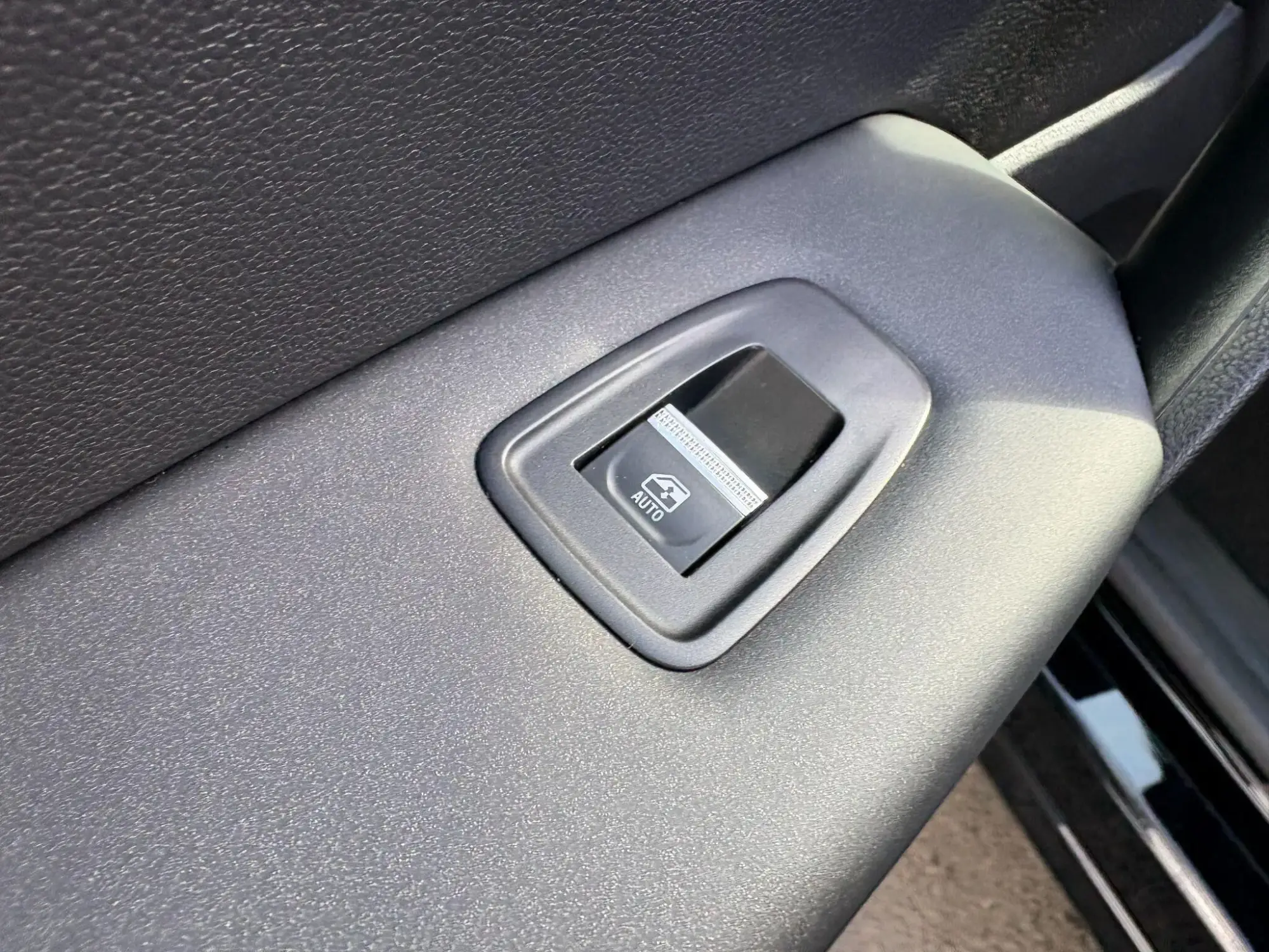 Renault Captur E-Tech Image 40 Renault Captur E-Tech Image 40