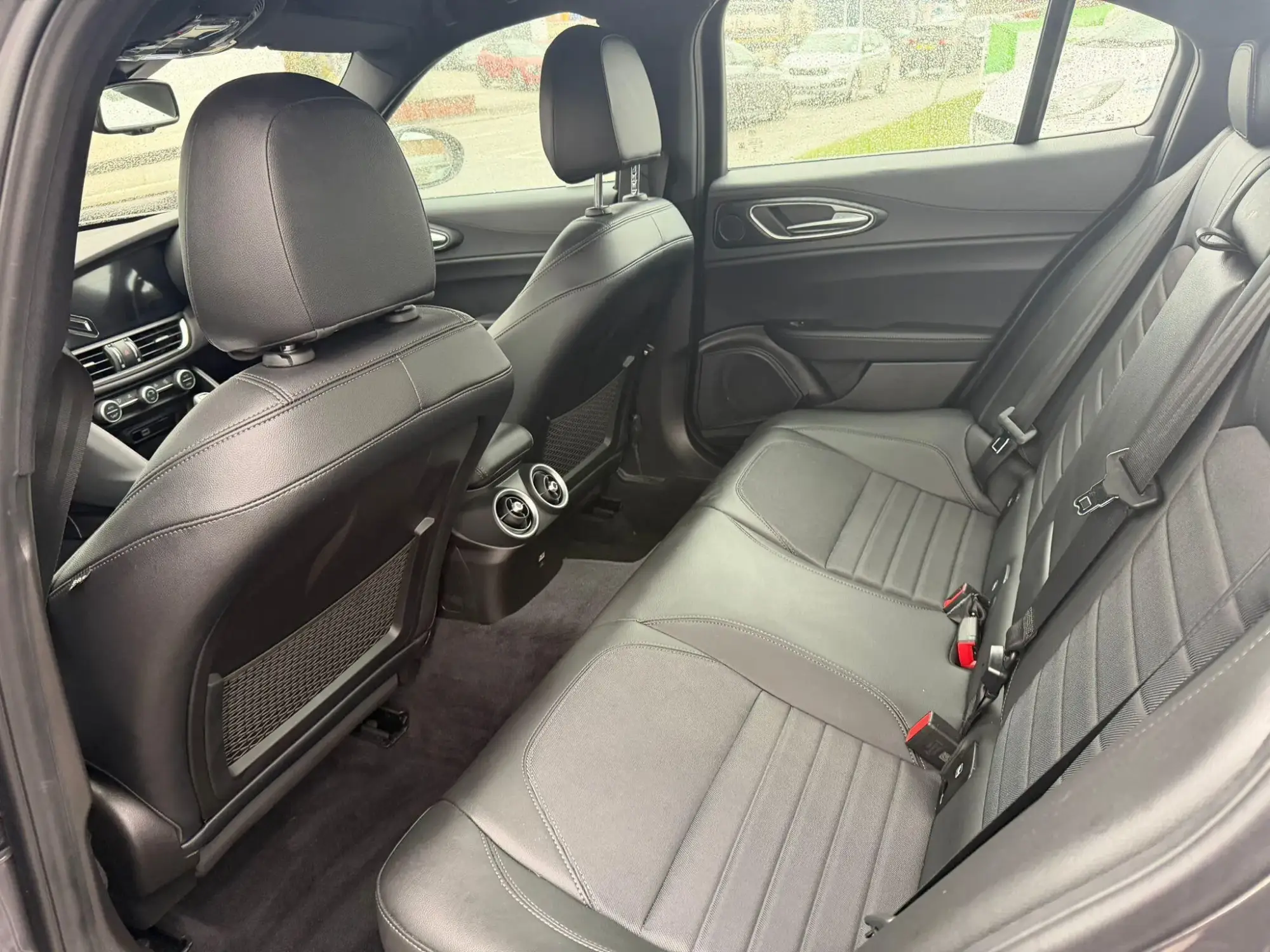 Alfa Romeo Giulia Image 25