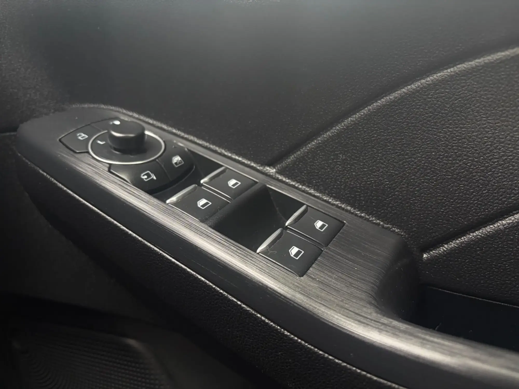 Ford Kuga Hybrid Image 16 Ford Kuga Hybrid Image 16