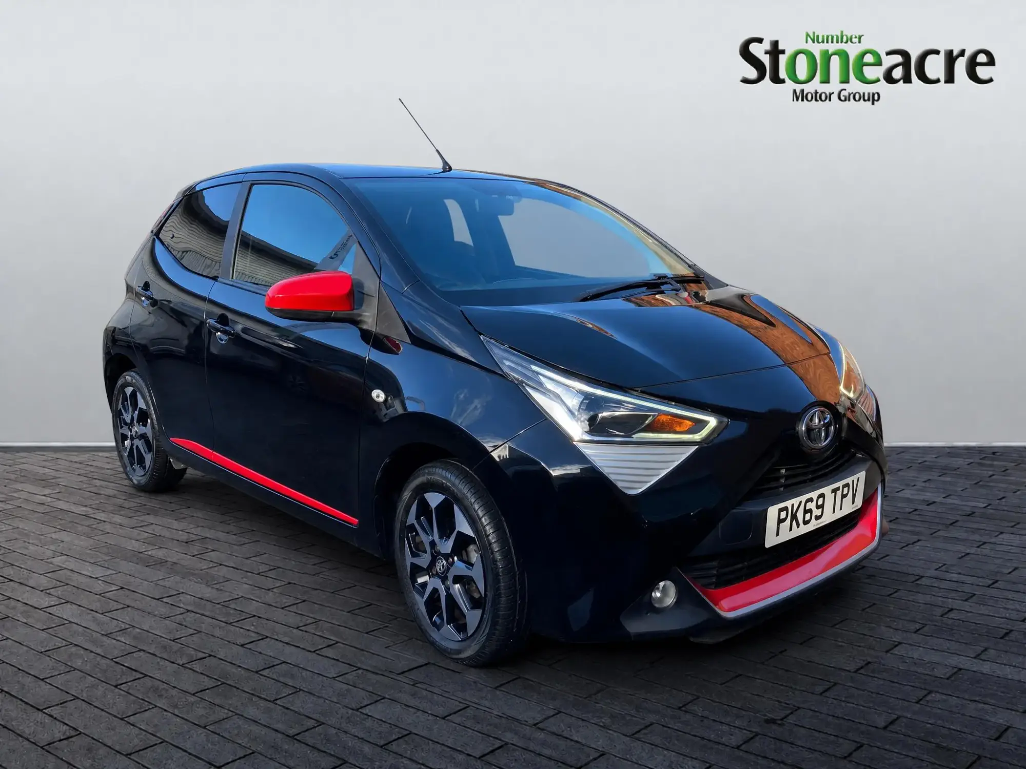 Toyota Aygo 1.0 VVT-i X-Trend 5dr PK69TPV Image 1