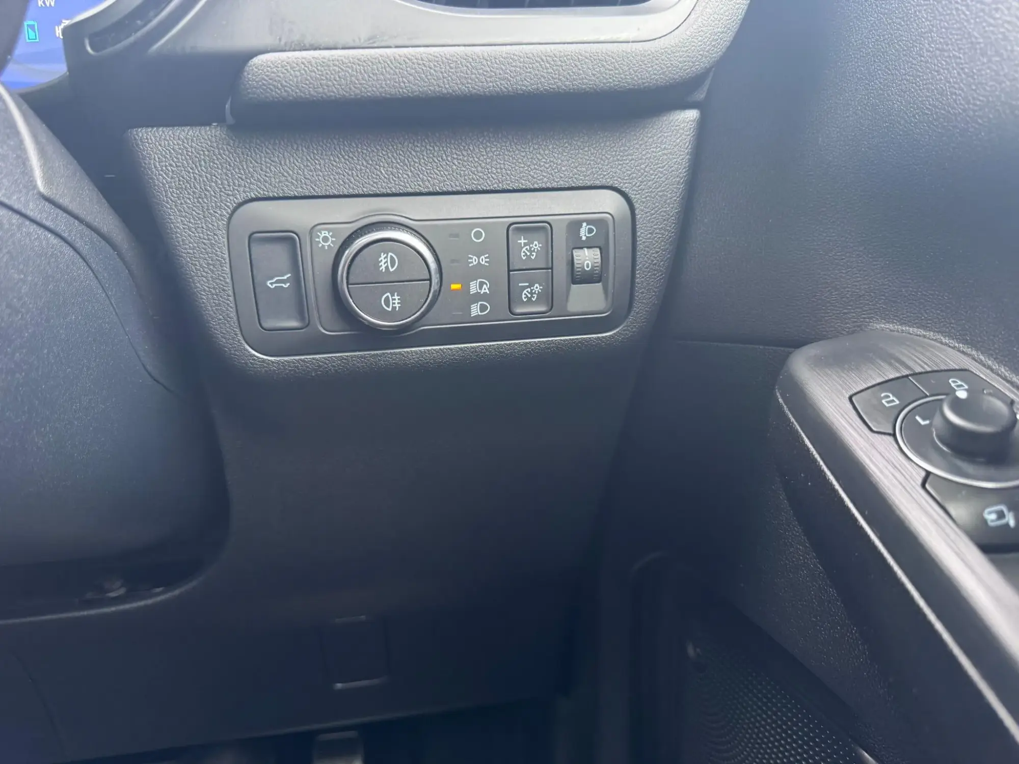 Ford Kuga Hybrid Image 14 Ford Kuga Hybrid Image 14