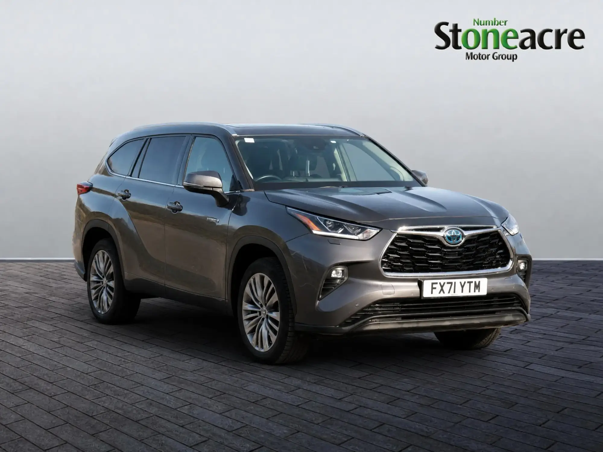 Toyota Highlander 2.5 VVT-h Excel SUV 5dr Petrol Hybrid CVT 4WD Euro 6 (s/s) (248 ps) FX71YTM Image 1