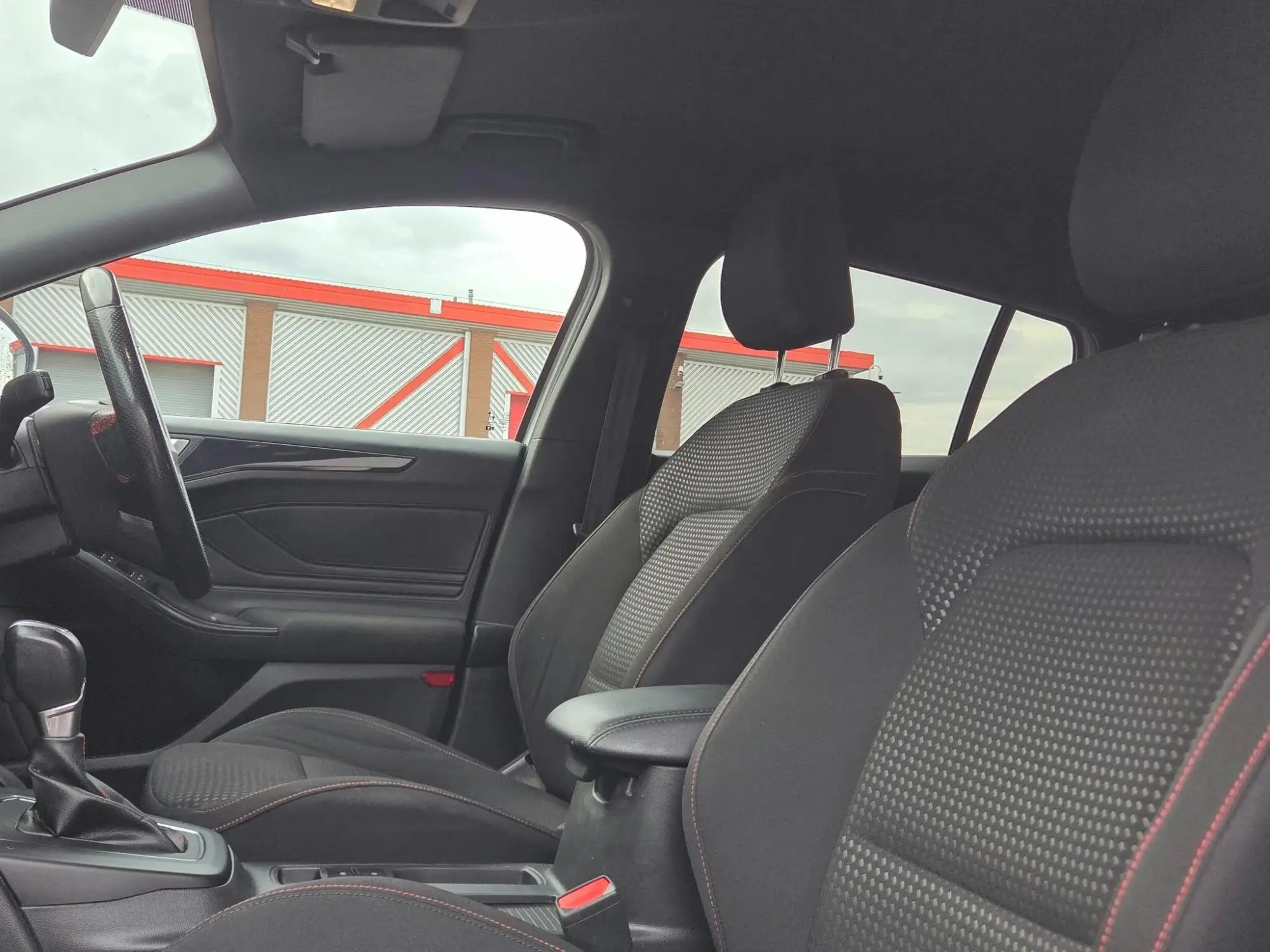 Ford Focus Estate Image 37