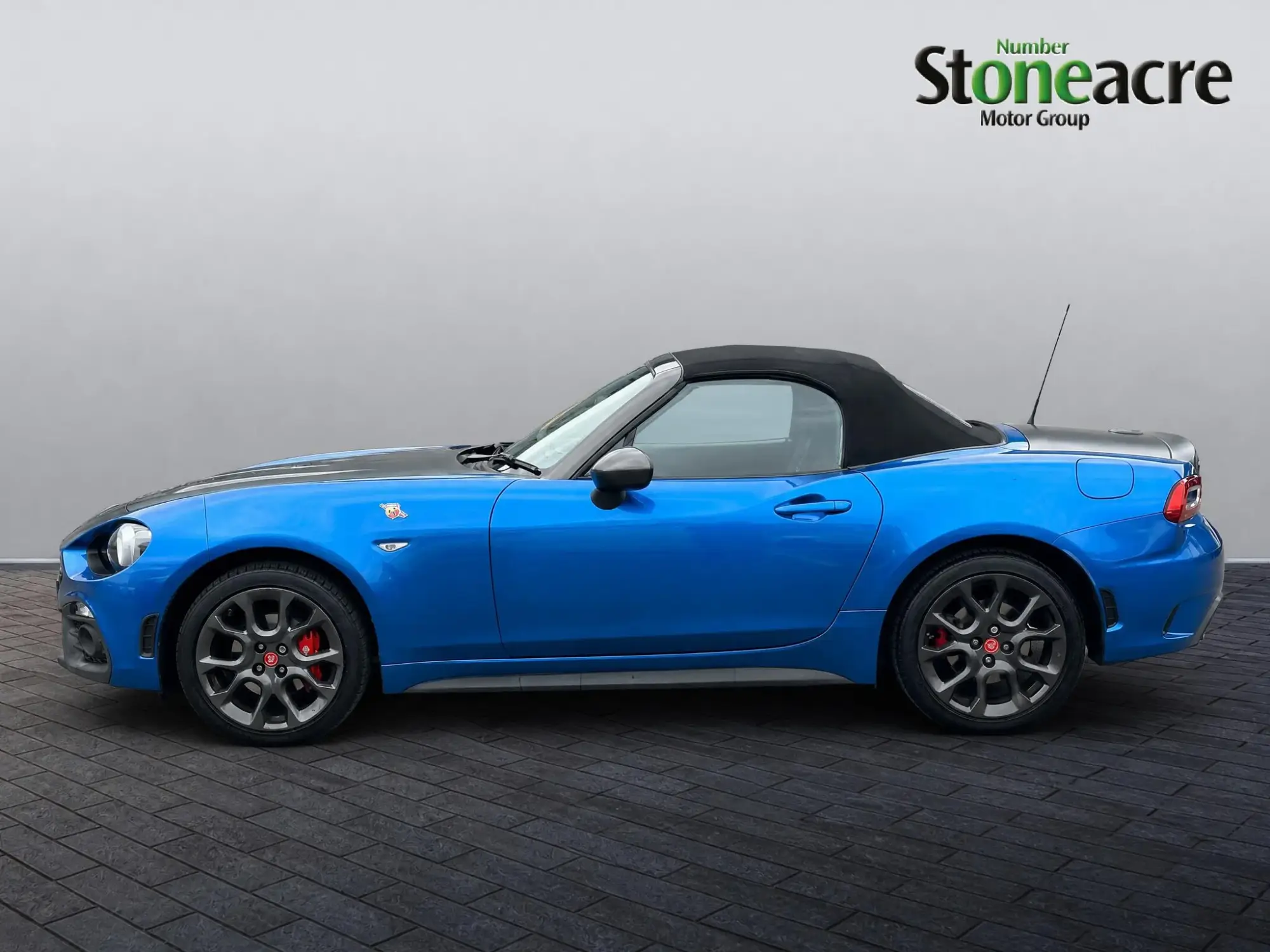 Abarth 124 Spider Image 11 Abarth 124 Spider Image 11