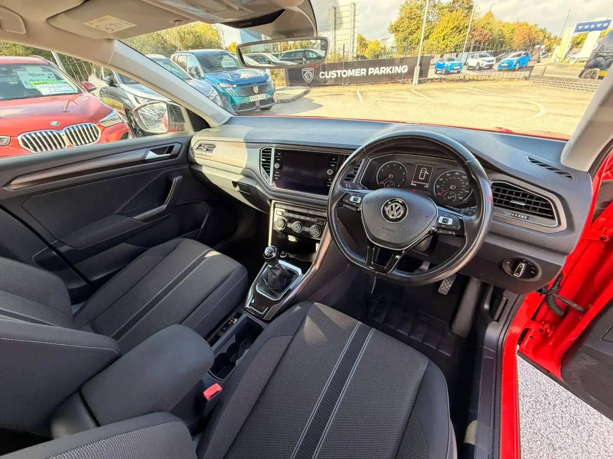 Volkswagen T-Roc Image 16
