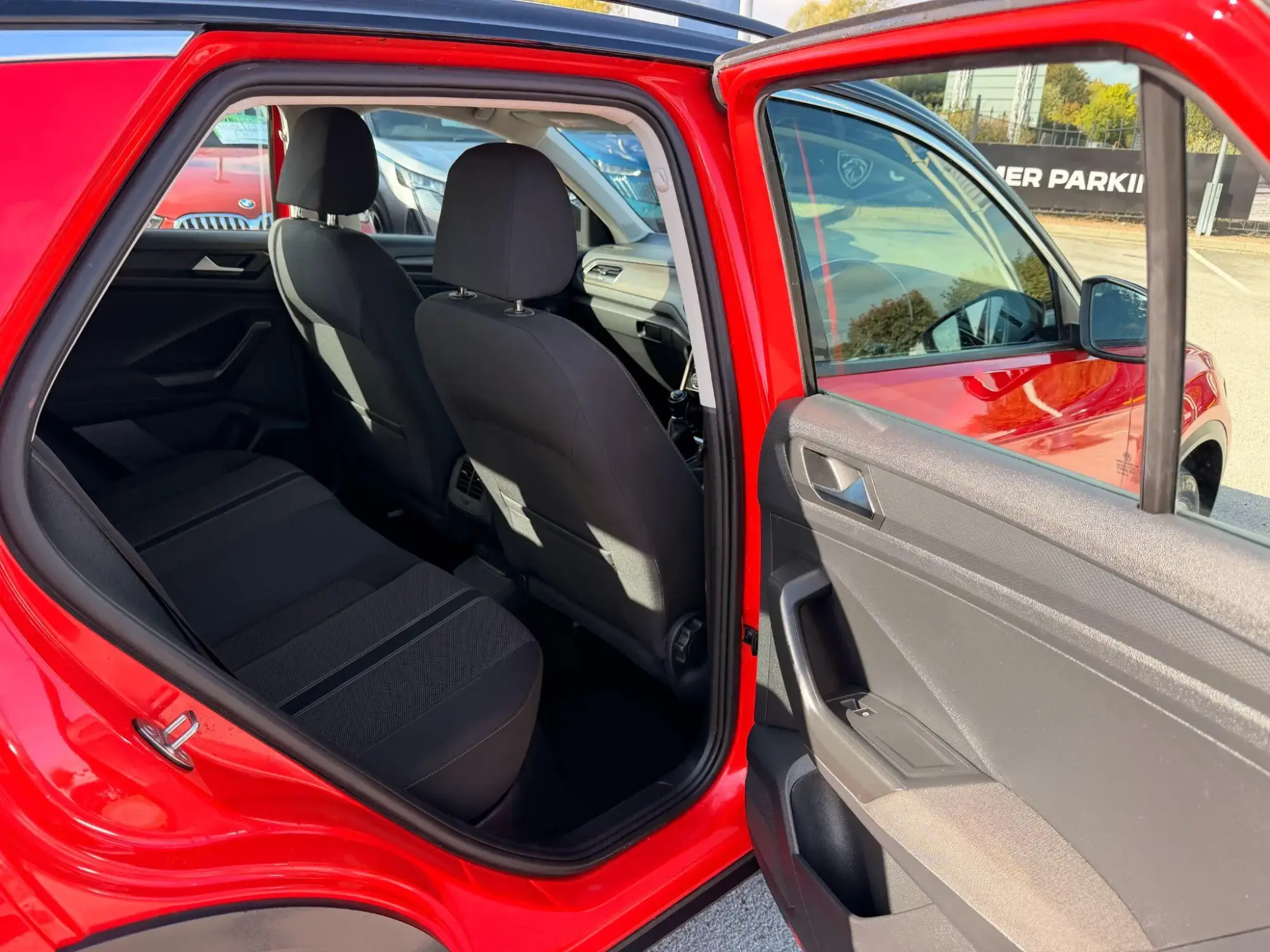 Volkswagen T-Roc Image 20