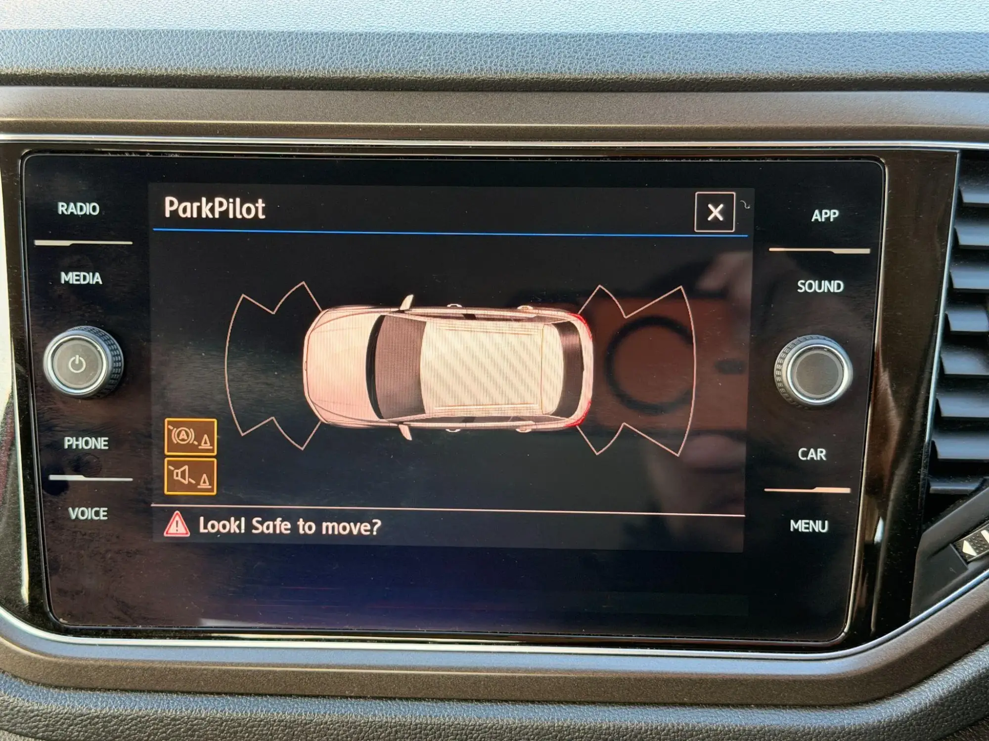 Volkswagen T-Roc Image 29