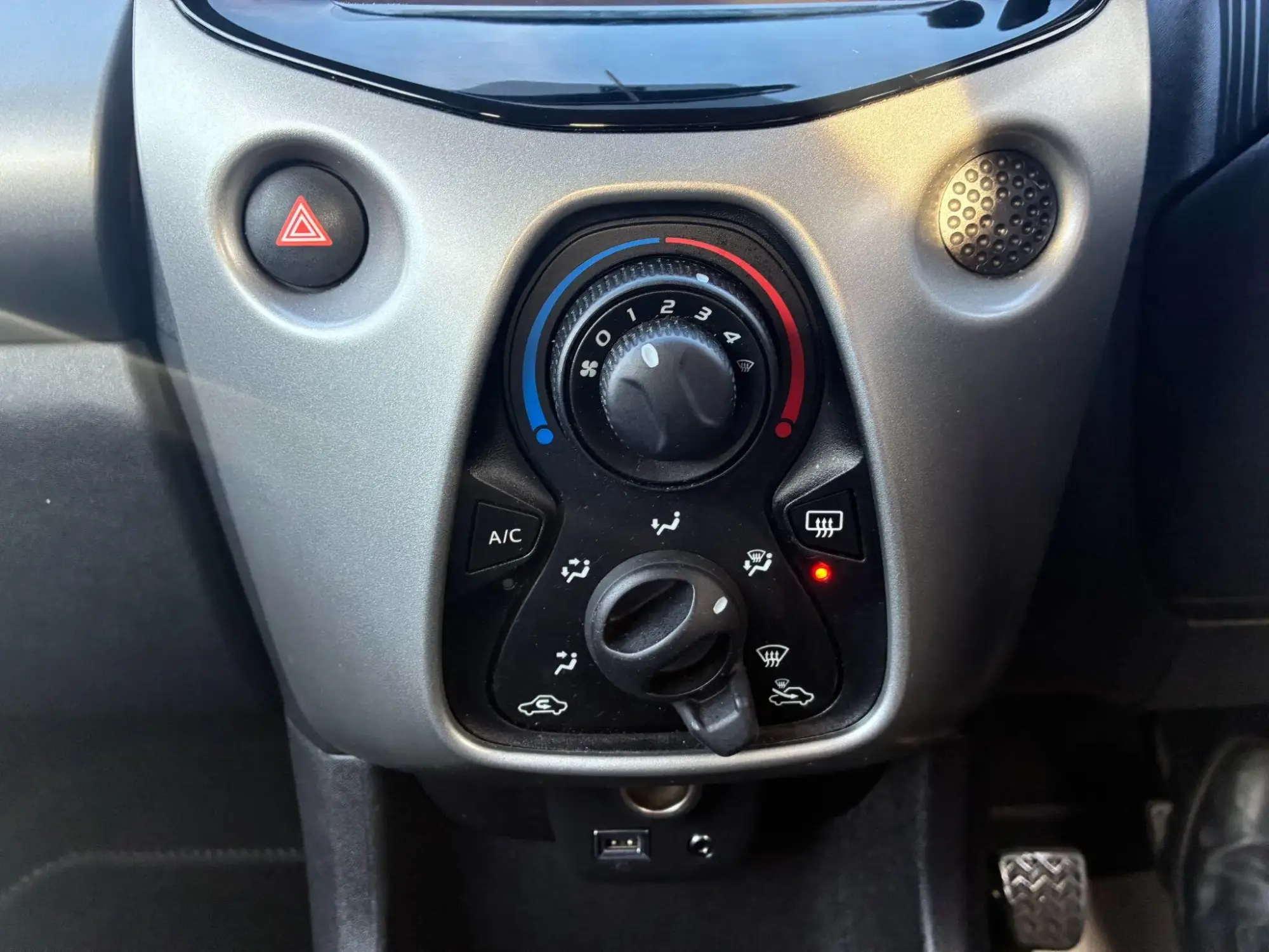 Peugeot 108 Image 16 Peugeot 108 Image 16