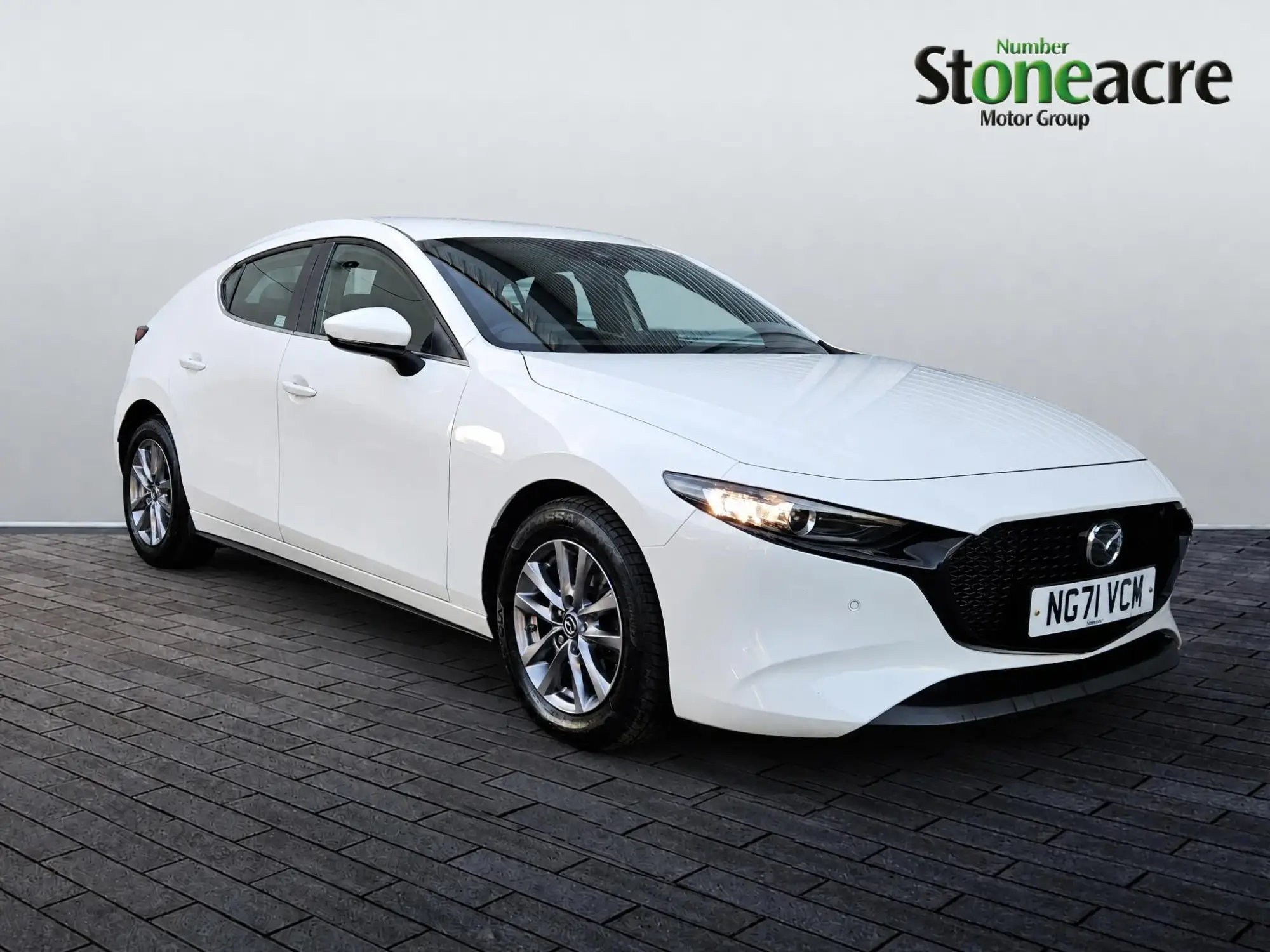 Mazda 3 2.0 e-SKYACTIV-G MHEV SE-L Lux Hatchback 5dr Petrol Manual Euro 6 (s/s) (122 ps) NG71VCM Image 1 Mazda 3 2.0 e-SKYACTIV-G MHEV SE-L Lux Hatchback 5dr Petrol Manual Euro 6 (s/s) (122 ps) NG71VCM Image 1