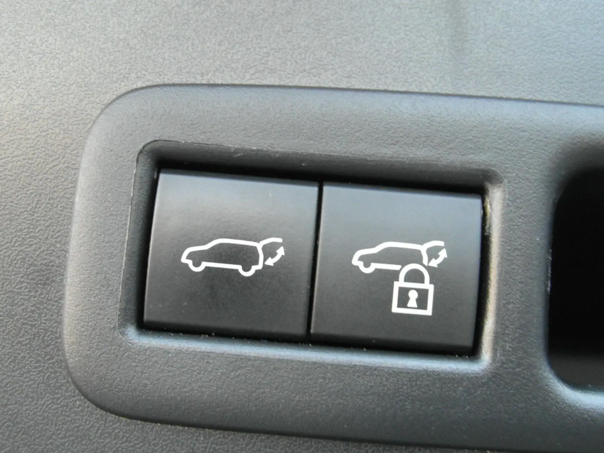 Lexus UX Self-Charging Hybrid Image 16 Lexus UX Self-Charging Hybrid Image 16
