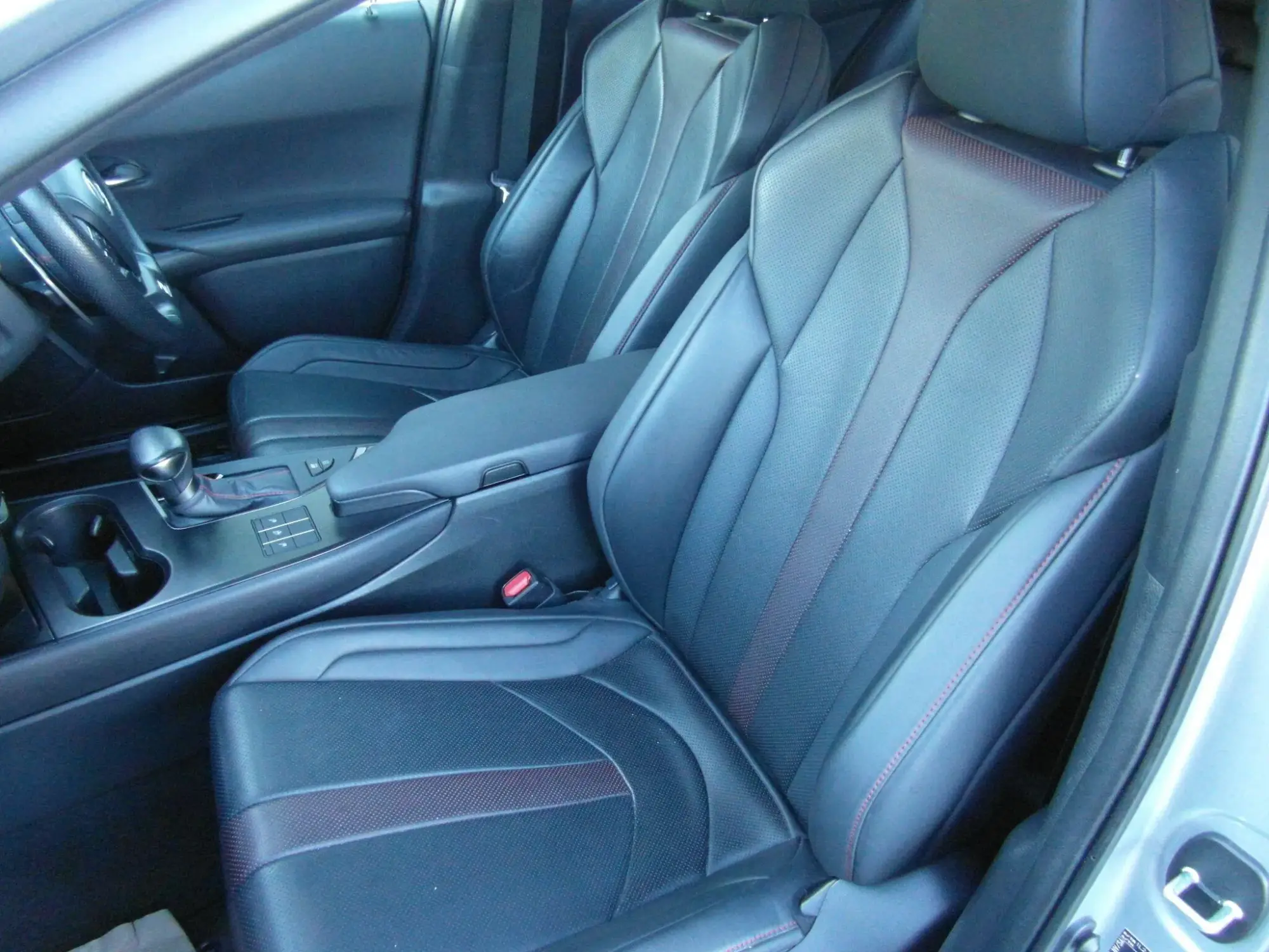 Lexus UX Self-Charging Hybrid Image 21 Lexus UX Self-Charging Hybrid Image 21