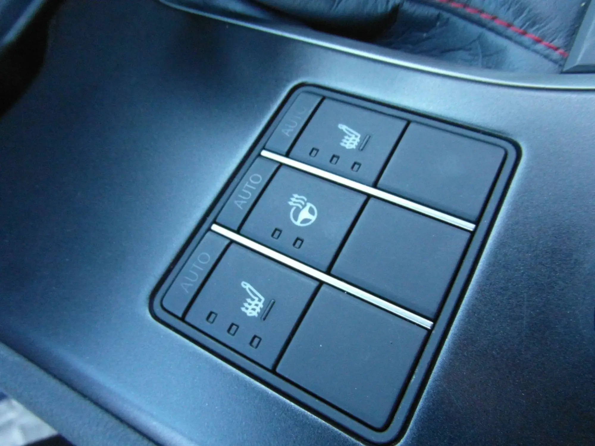 Lexus UX Self-Charging Hybrid Image 23 Lexus UX Self-Charging Hybrid Image 23