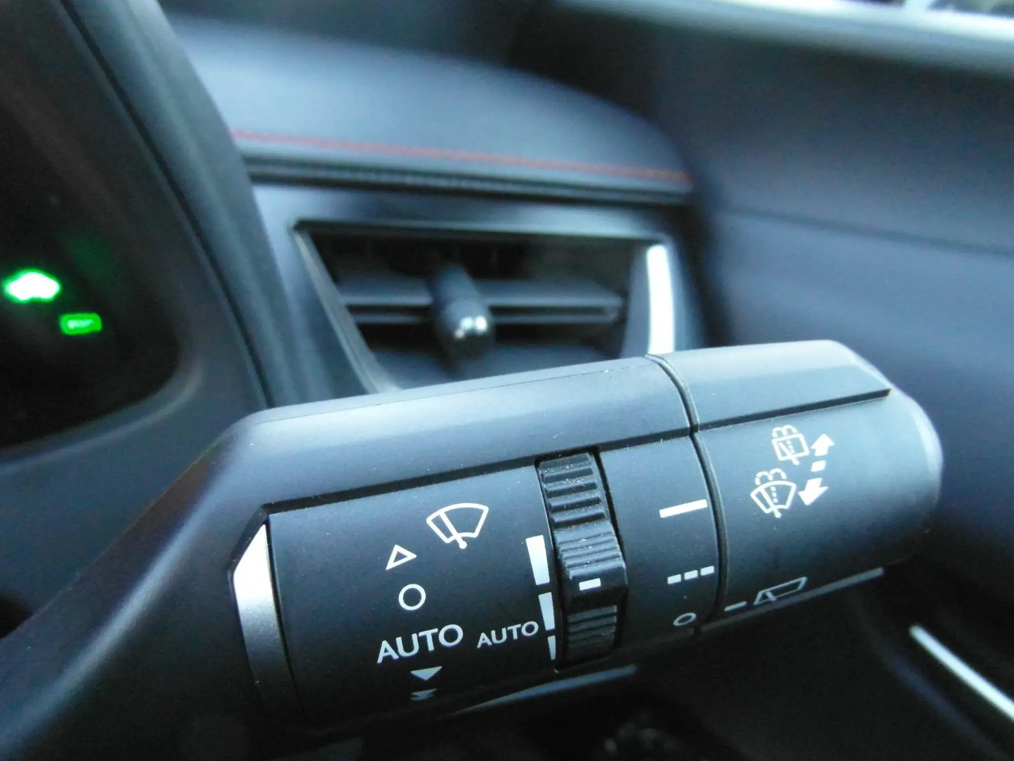 Lexus UX Self-Charging Hybrid Image 27 Lexus UX Self-Charging Hybrid Image 27
