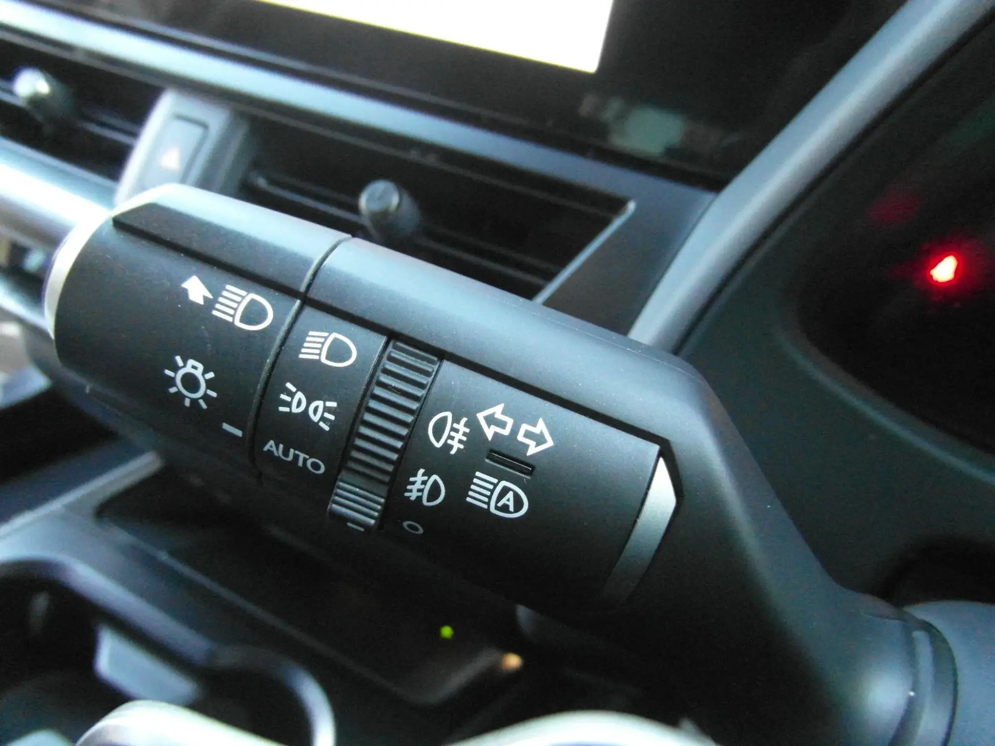 Lexus UX Self-Charging Hybrid Image 28 Lexus UX Self-Charging Hybrid Image 28