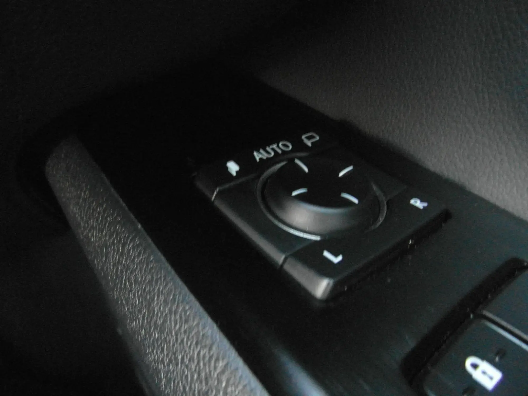 Lexus UX Self-Charging Hybrid Image 29 Lexus UX Self-Charging Hybrid Image 29
