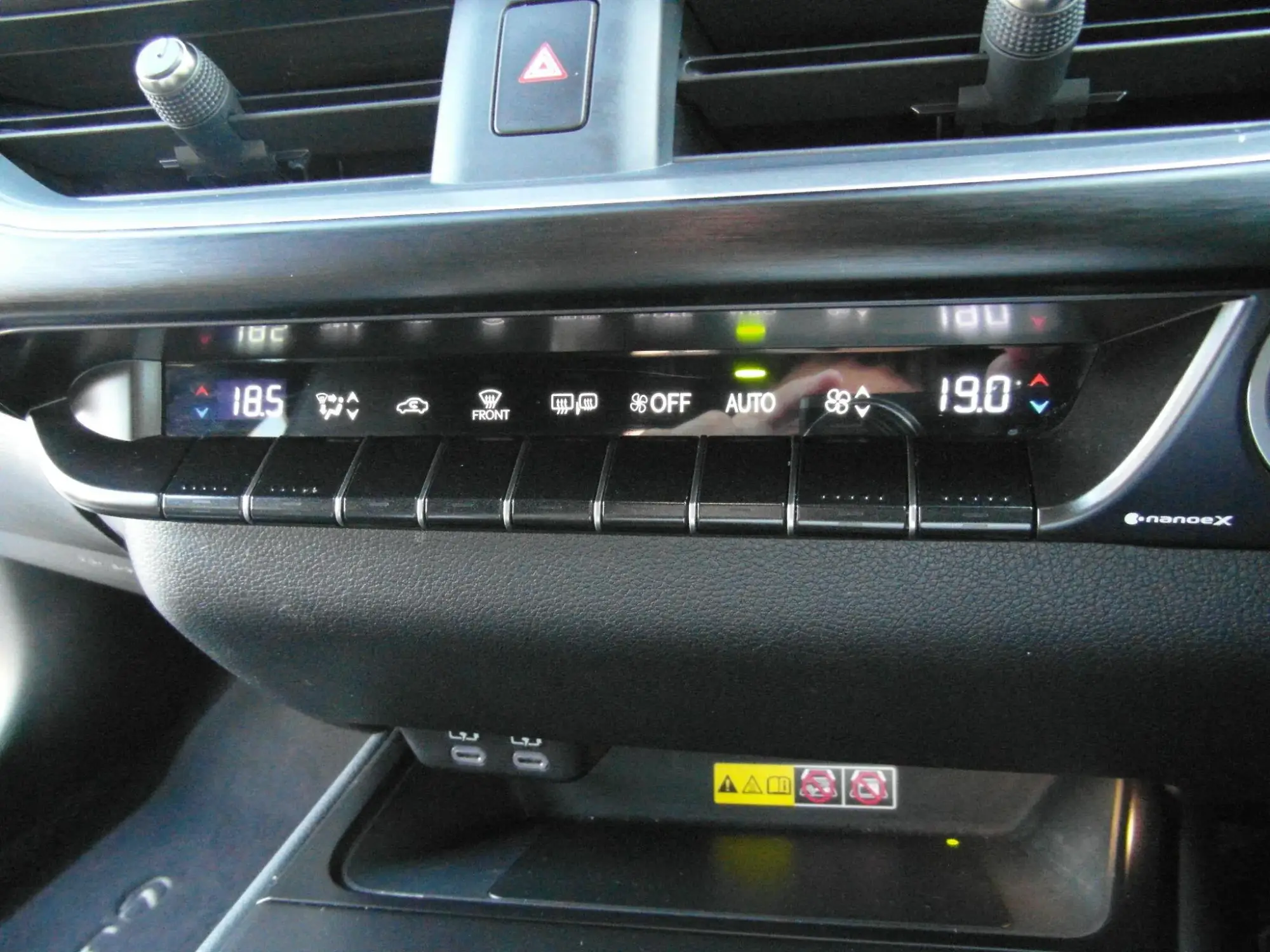 Lexus UX Self-Charging Hybrid Image 33 Lexus UX Self-Charging Hybrid Image 33