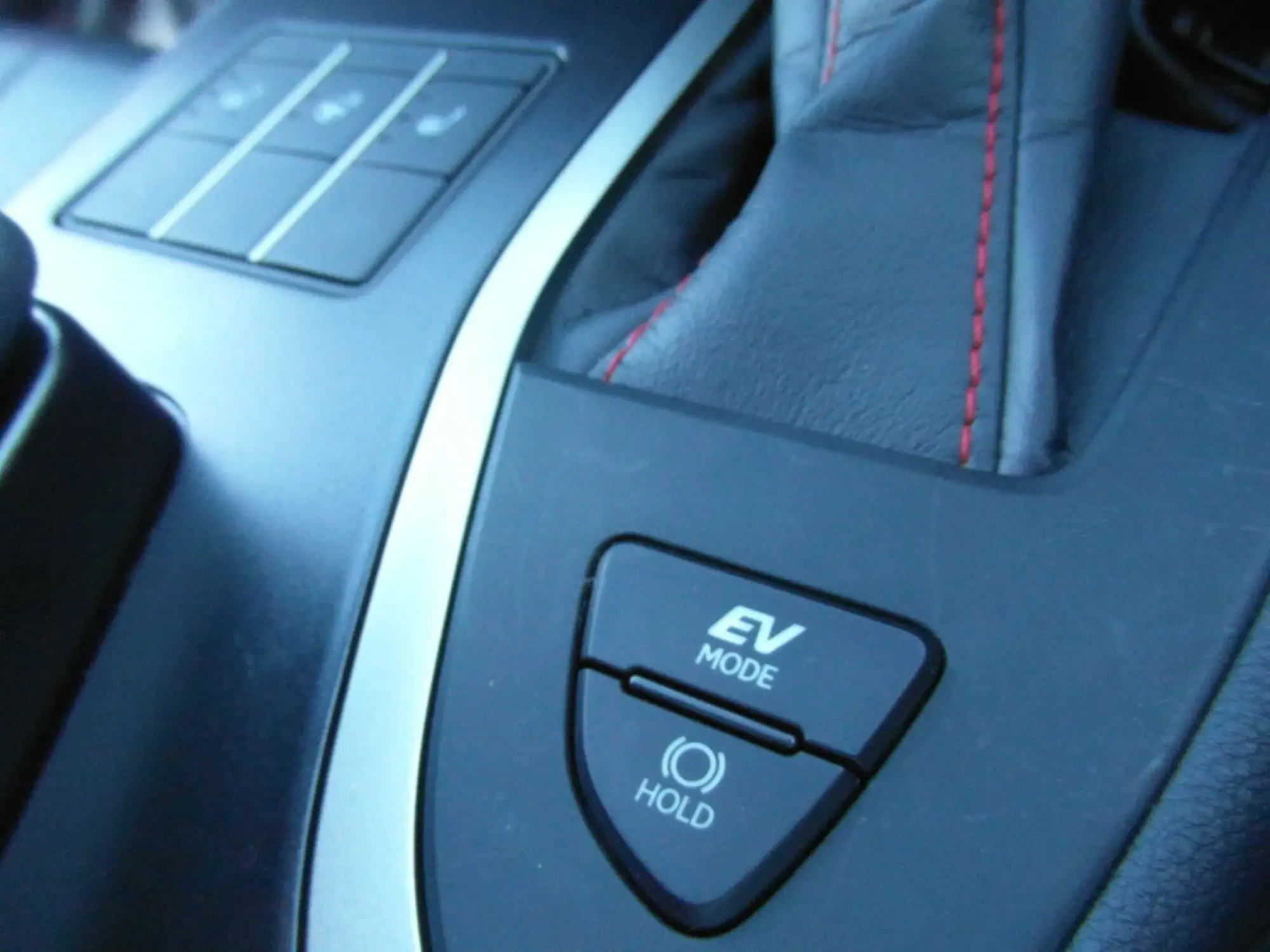 Lexus UX Self-Charging Hybrid Image 35 Lexus UX Self-Charging Hybrid Image 35