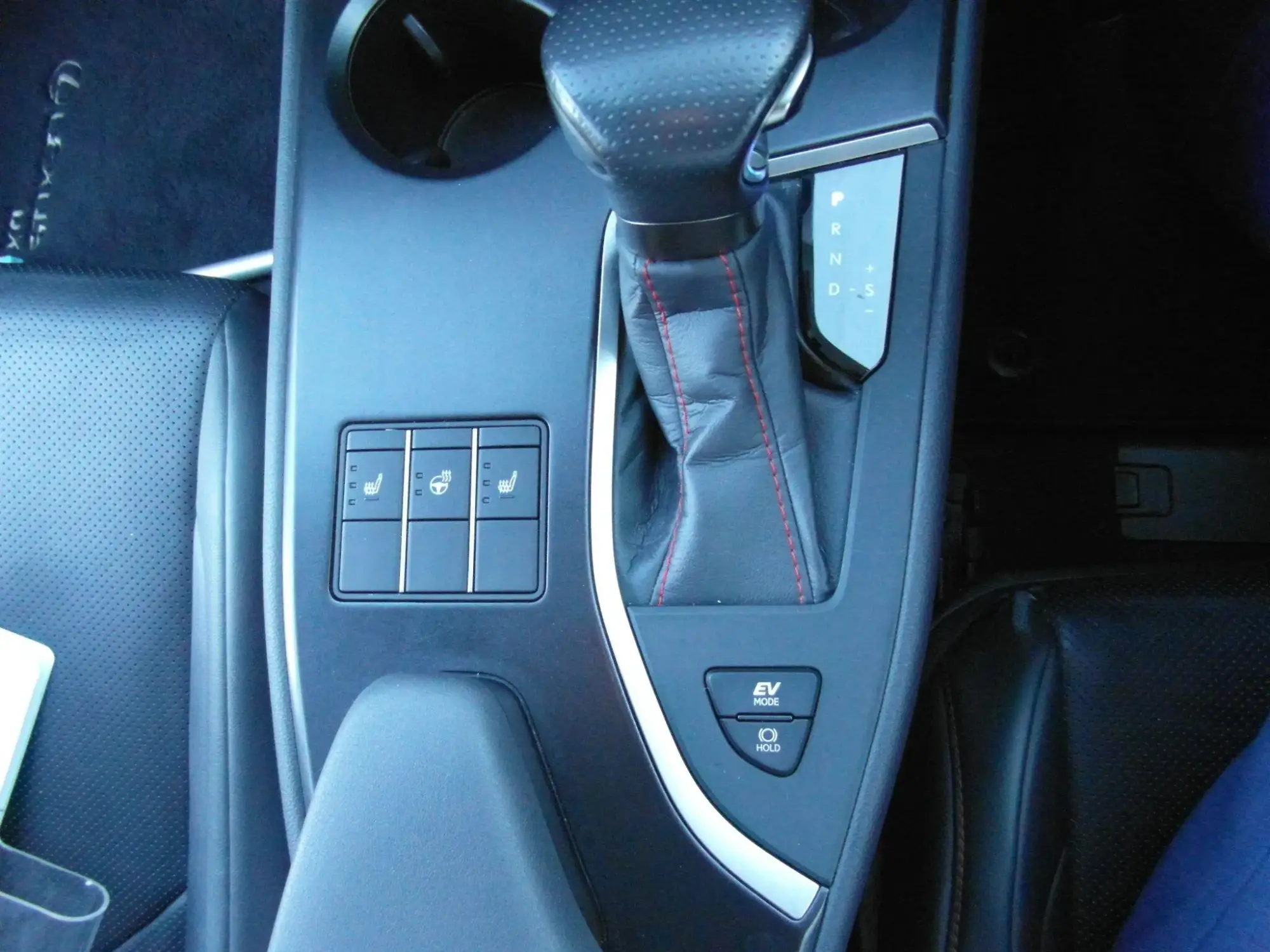 Lexus UX Self-Charging Hybrid Image 36 Lexus UX Self-Charging Hybrid Image 36